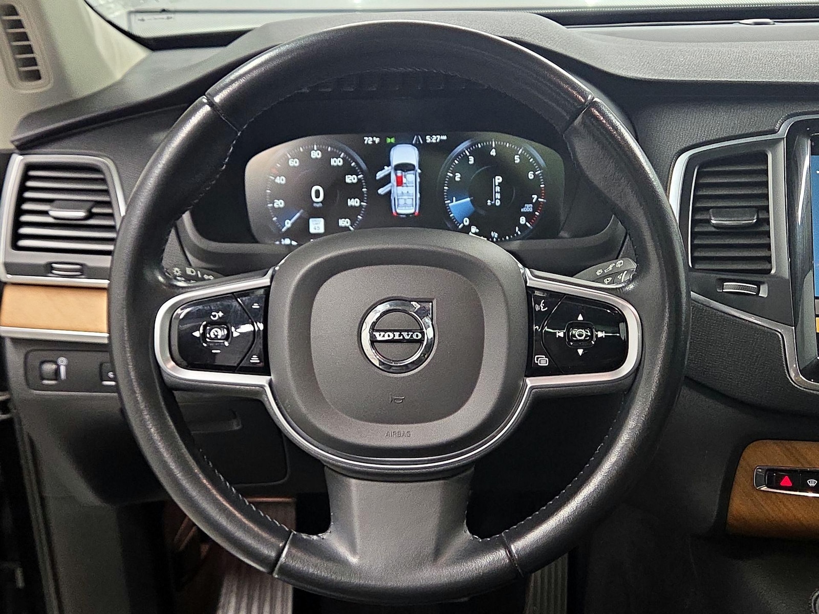 2022 Volvo XC90 Momentum - Photo 11