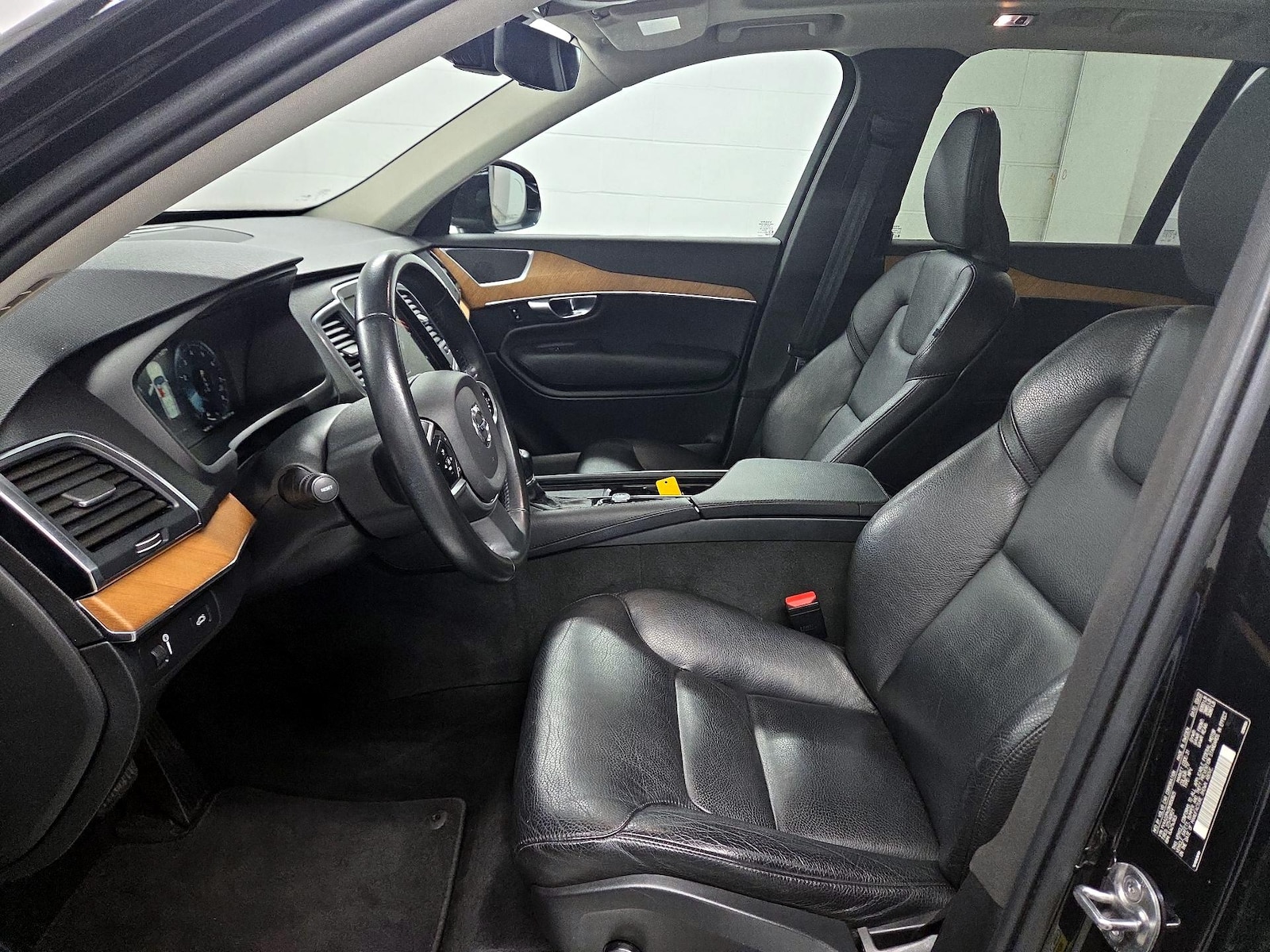 2022 Volvo XC90 Momentum - Photo 12