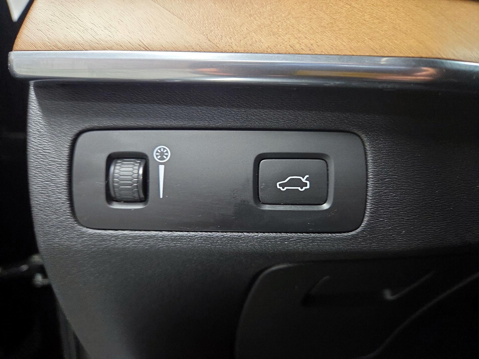 2022 Volvo XC90 Momentum - Photo 14