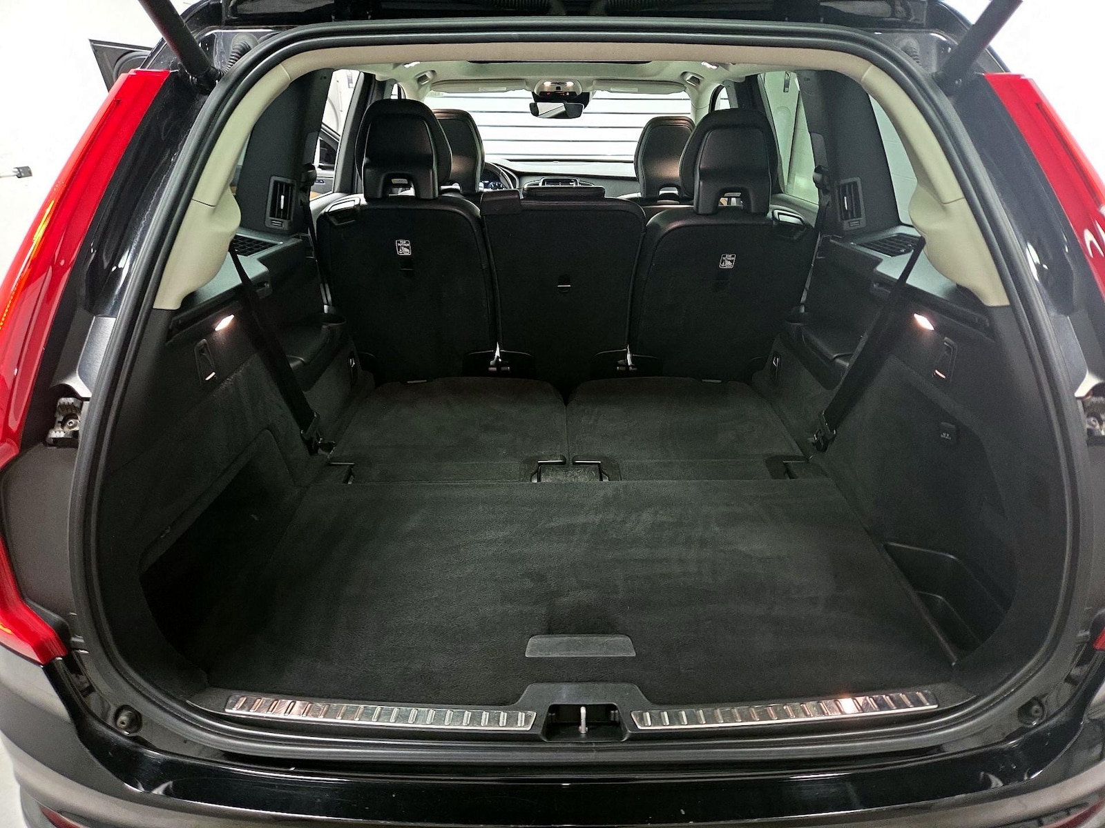 2022 Volvo XC90 Momentum - Photo 25