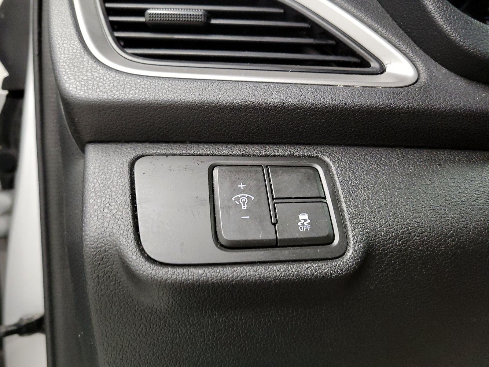 2020 Hyundai Accent SE - Photo 12
