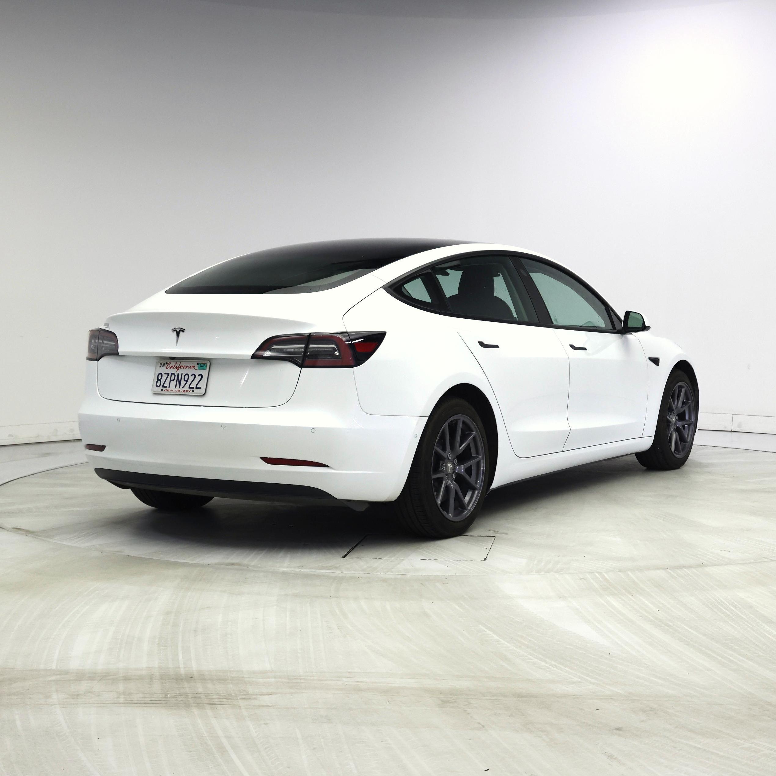 Thumbnail: 2022 Tesla Model 3 - 8