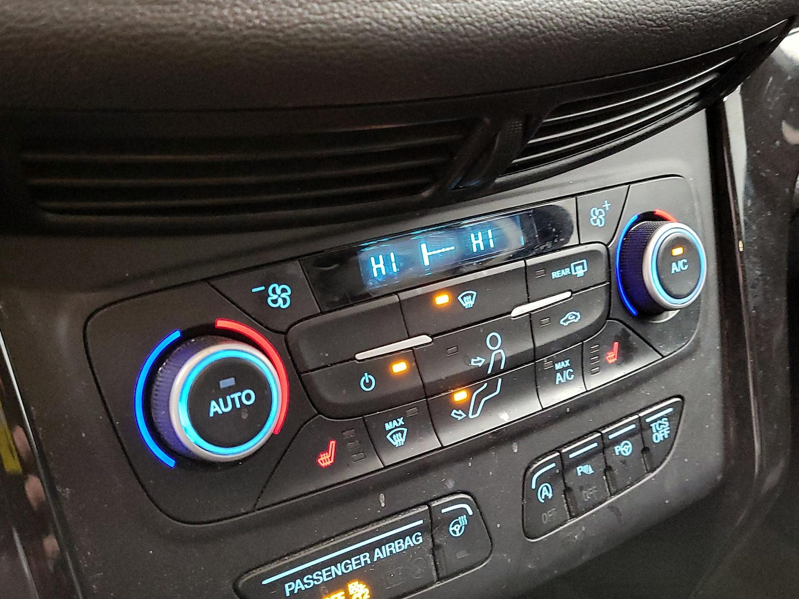 2019 Ford Escape Titanium - Photo 18