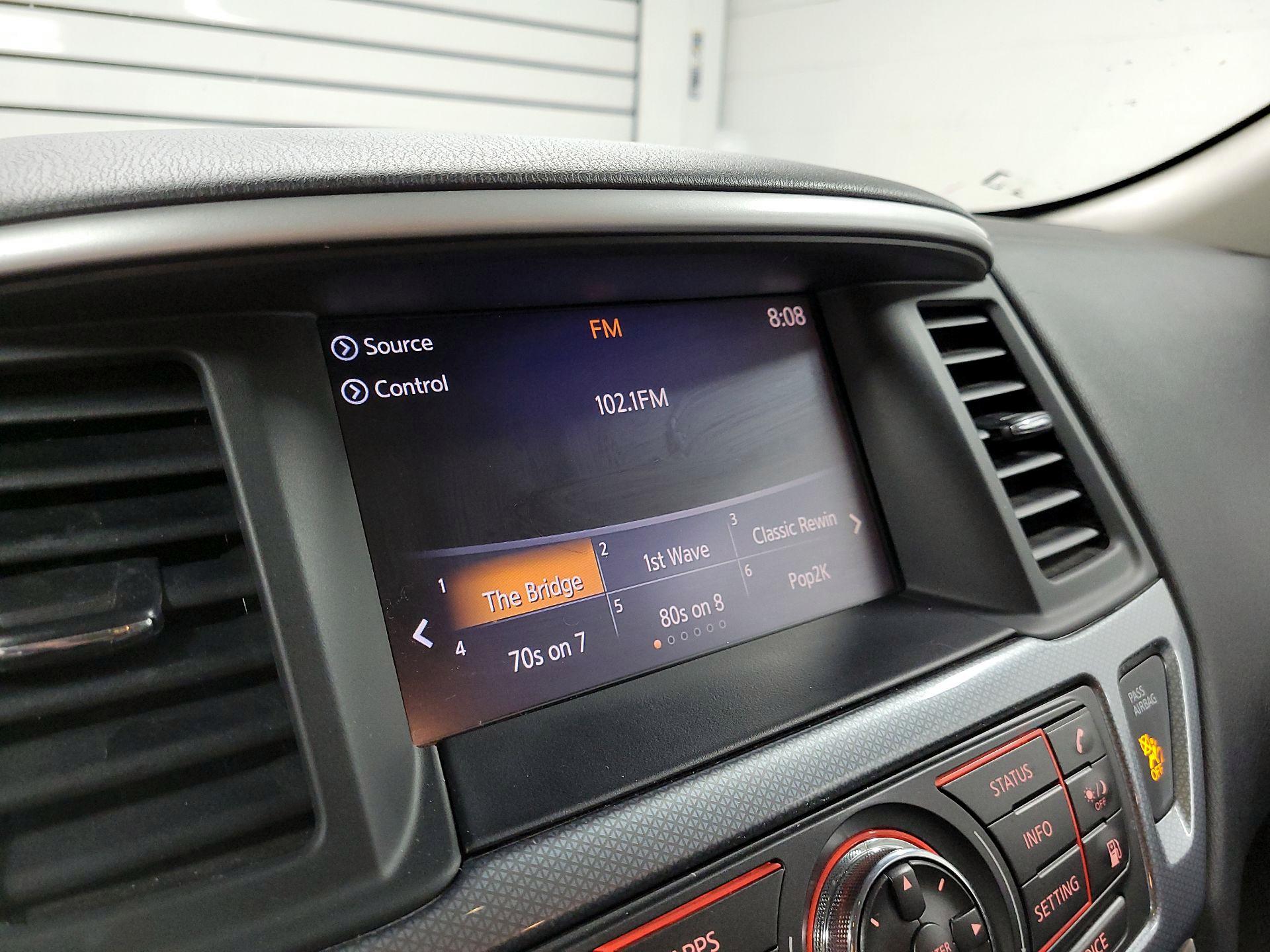 Thumbnail: 2018 Nissan Pathfinder - 16