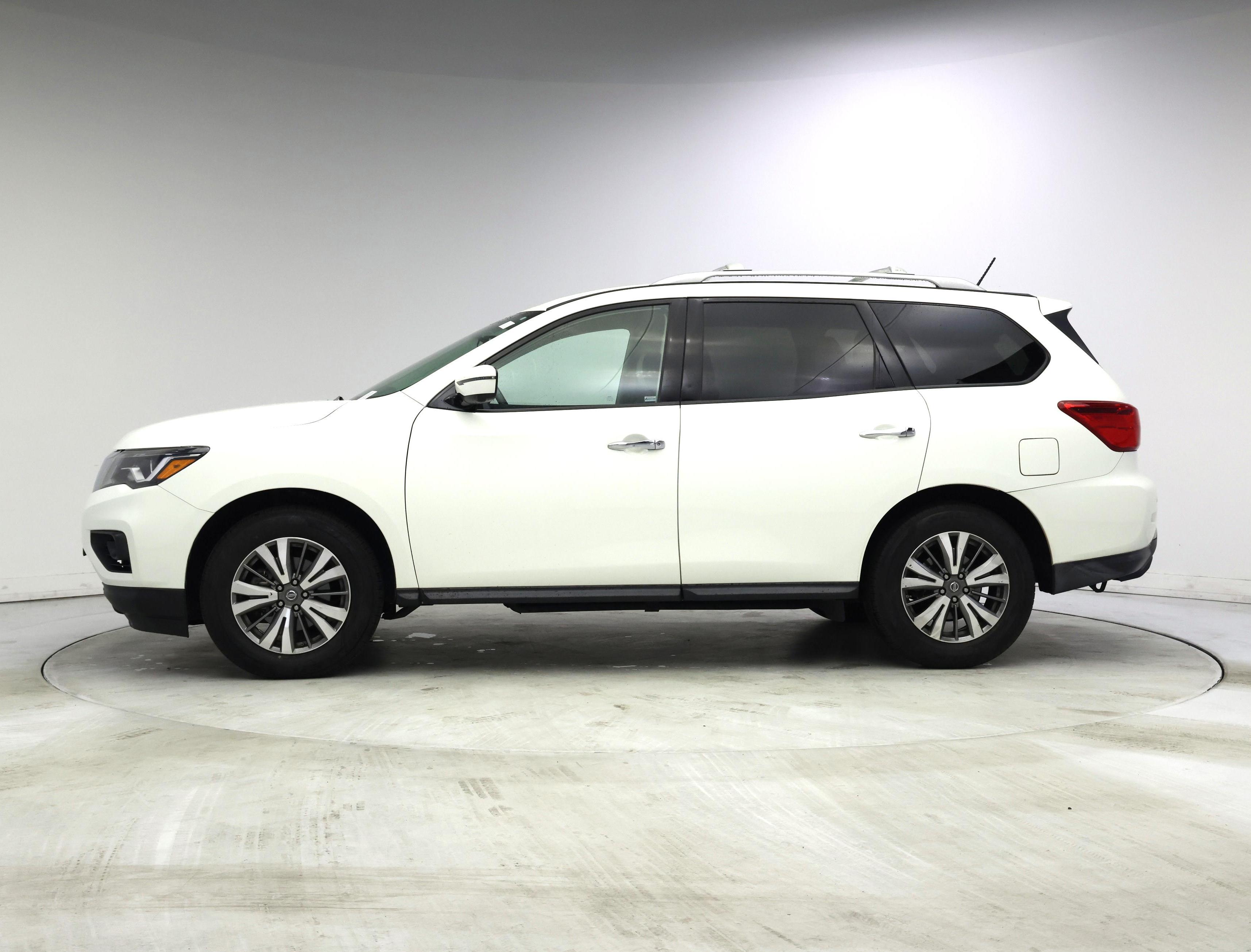 Thumbnail: 2018 Nissan Pathfinder - 3