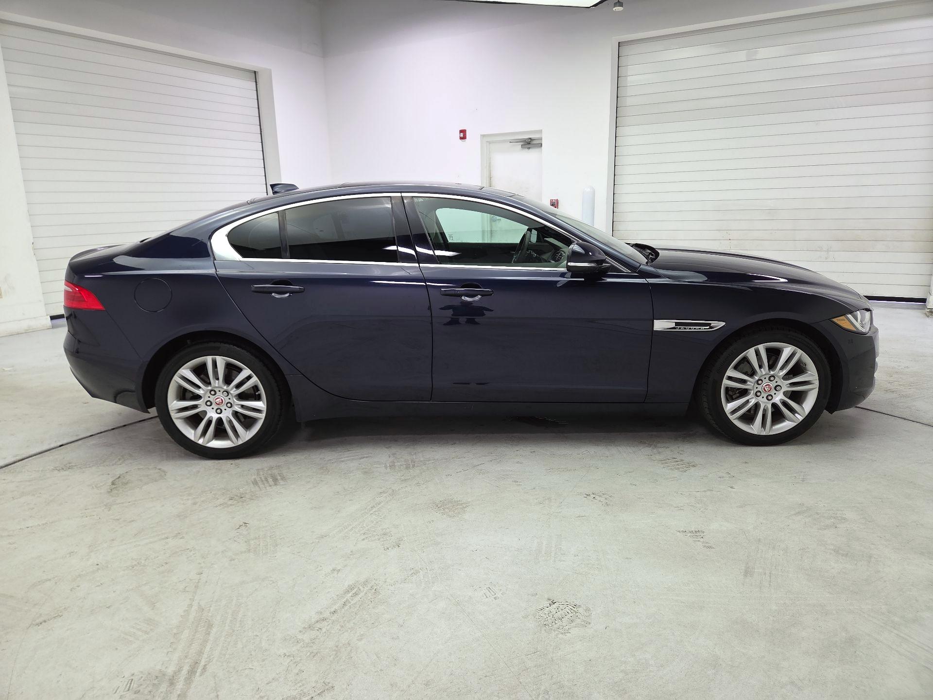 Thumbnail: 2019 Jaguar XE - 4