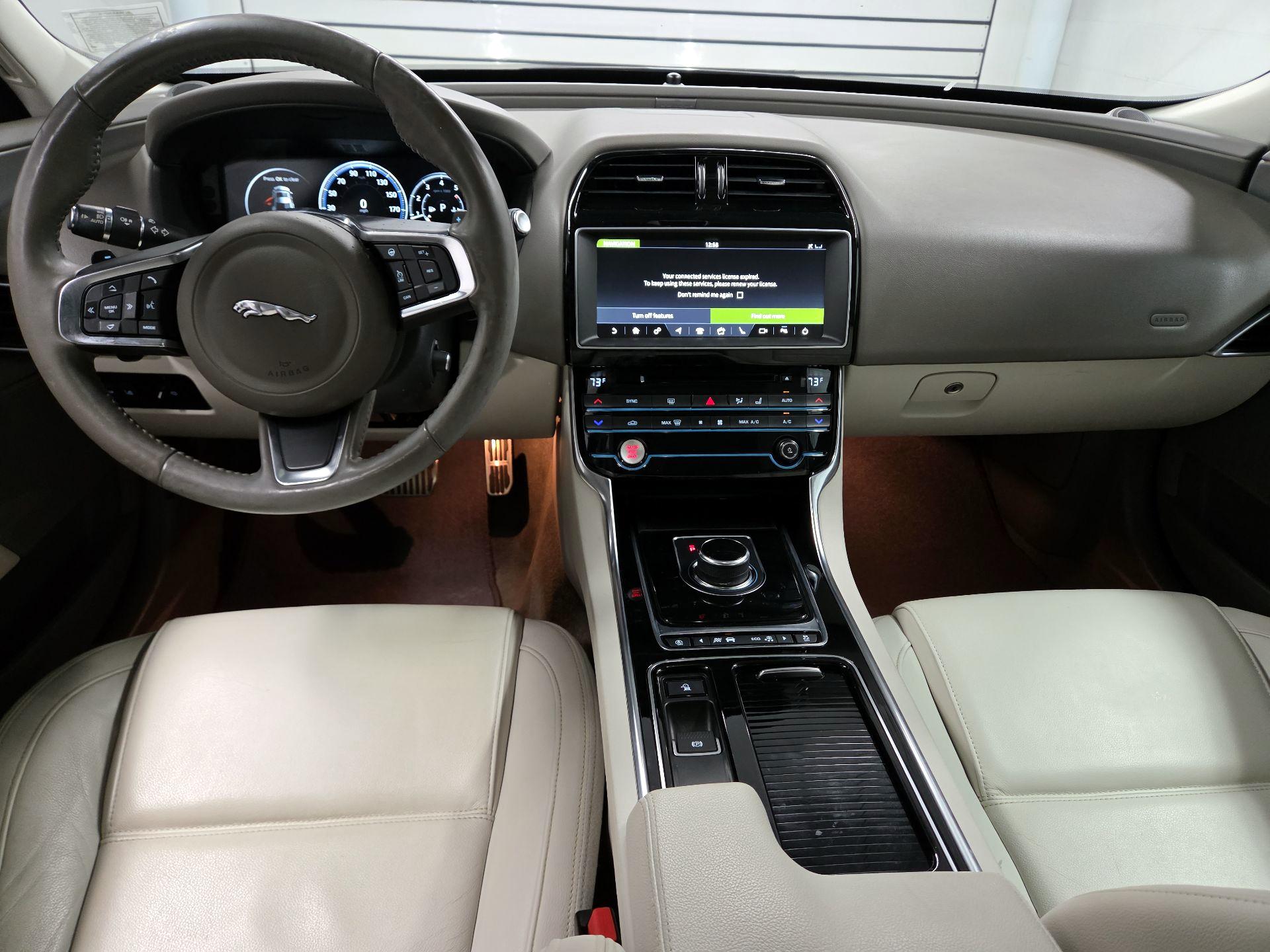Thumbnail: 2019 Jaguar XE - 8