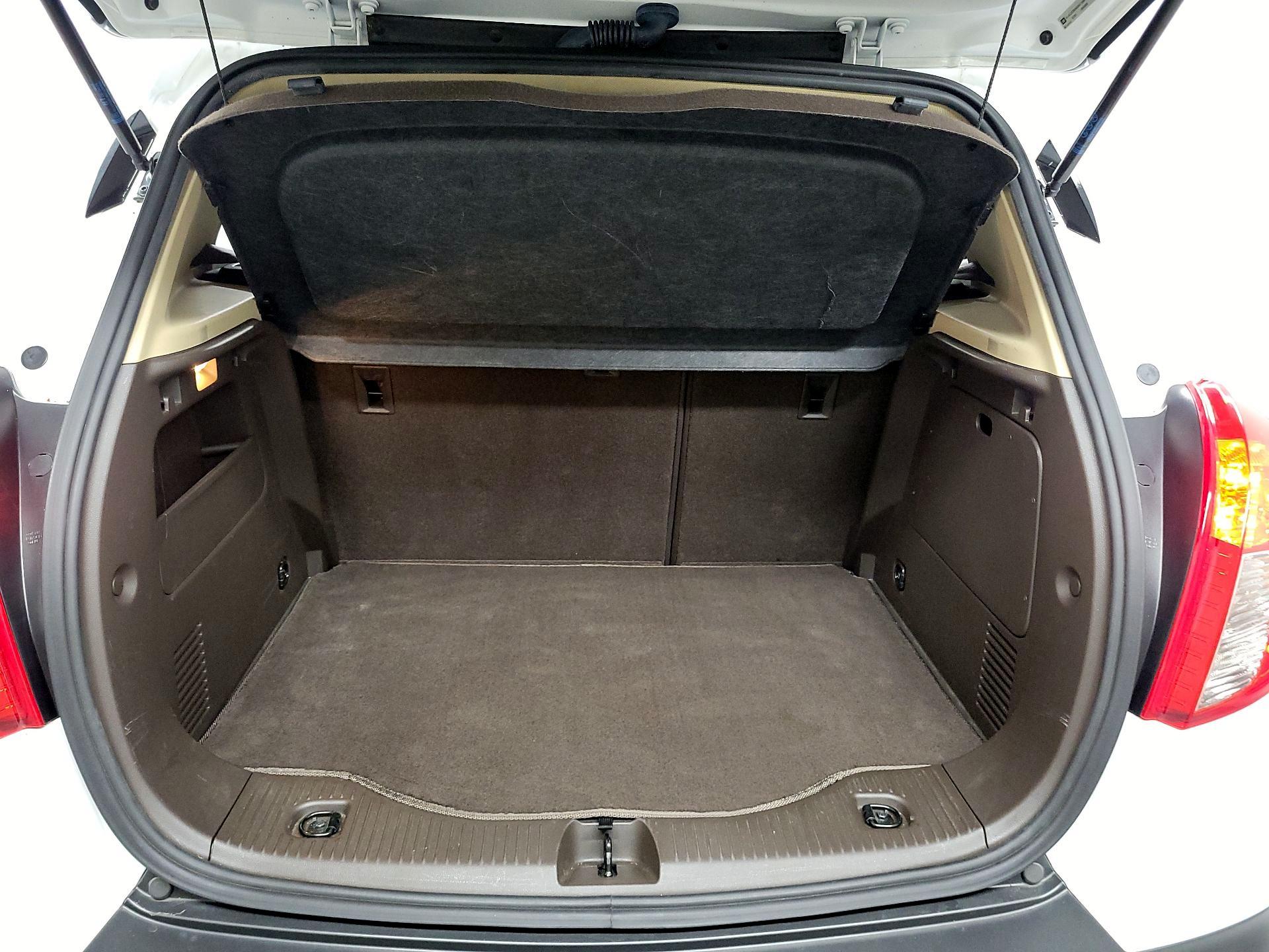 Thumbnail: 2016 Buick Encore - 15