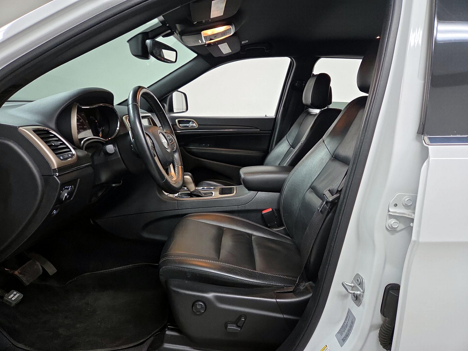 Thumbnail: 2017 Jeep Grand Cherokee - 11