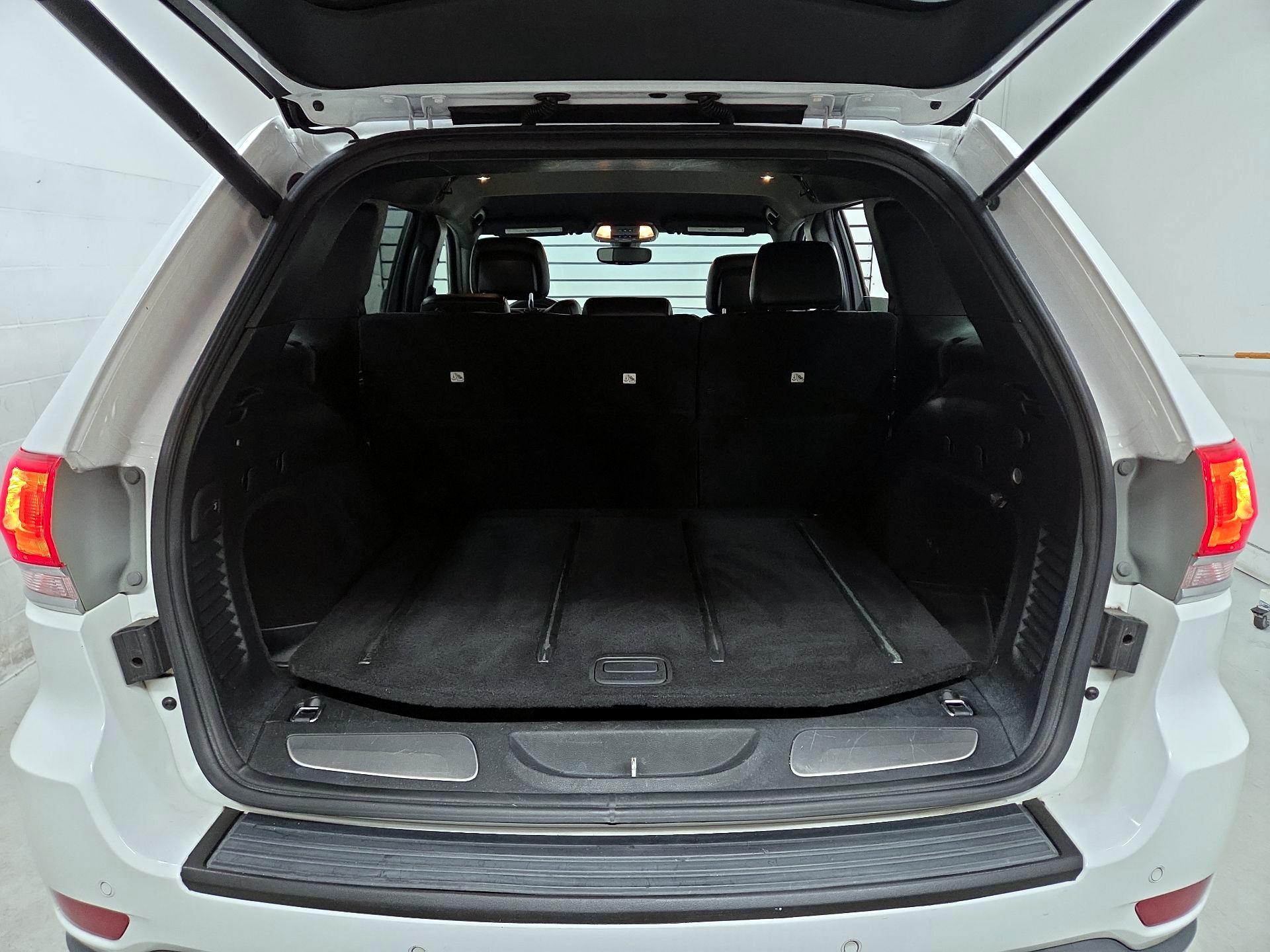 Thumbnail: 2017 Jeep Grand Cherokee - 18
