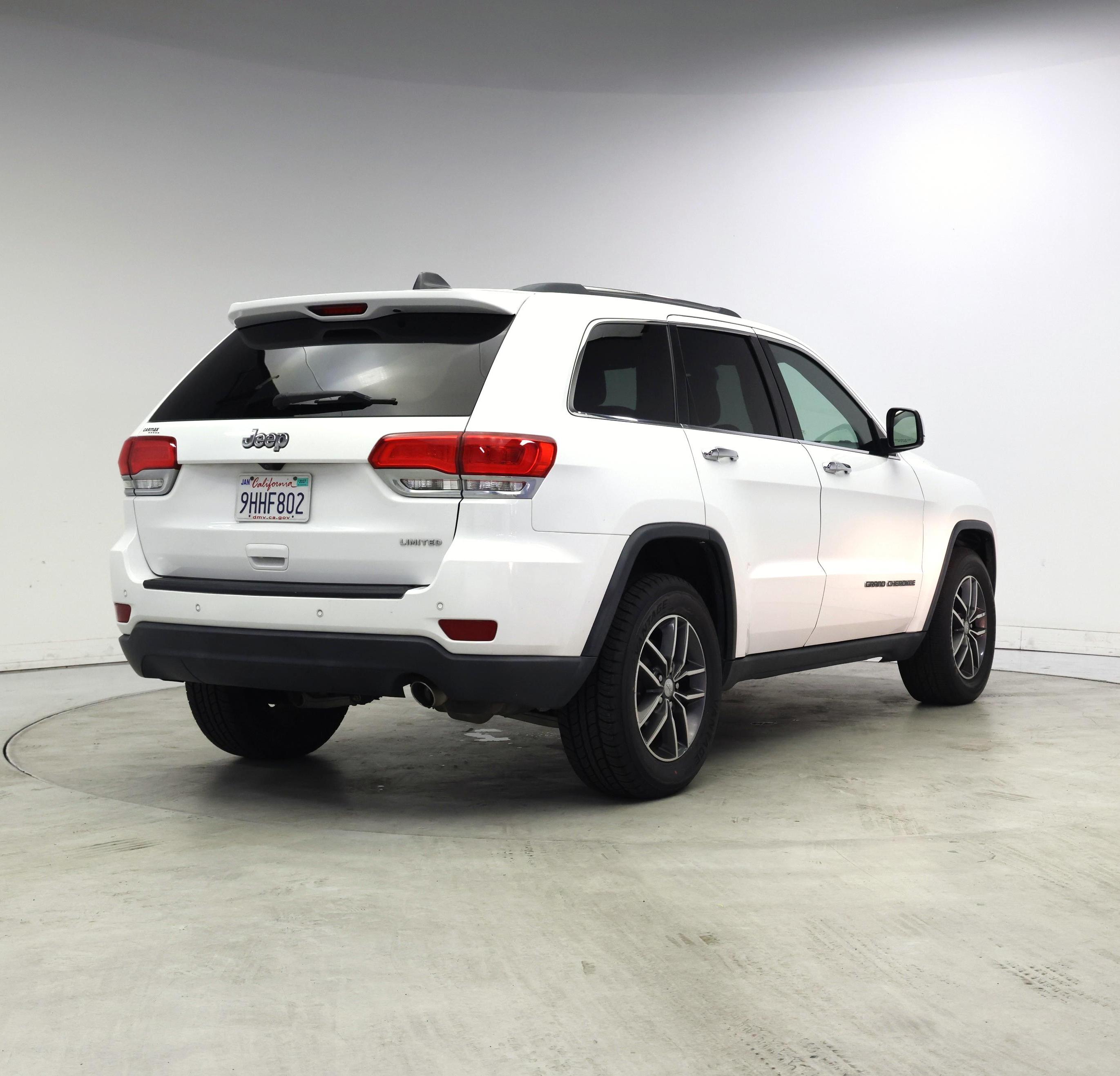 Thumbnail: 2017 Jeep Grand Cherokee - 8