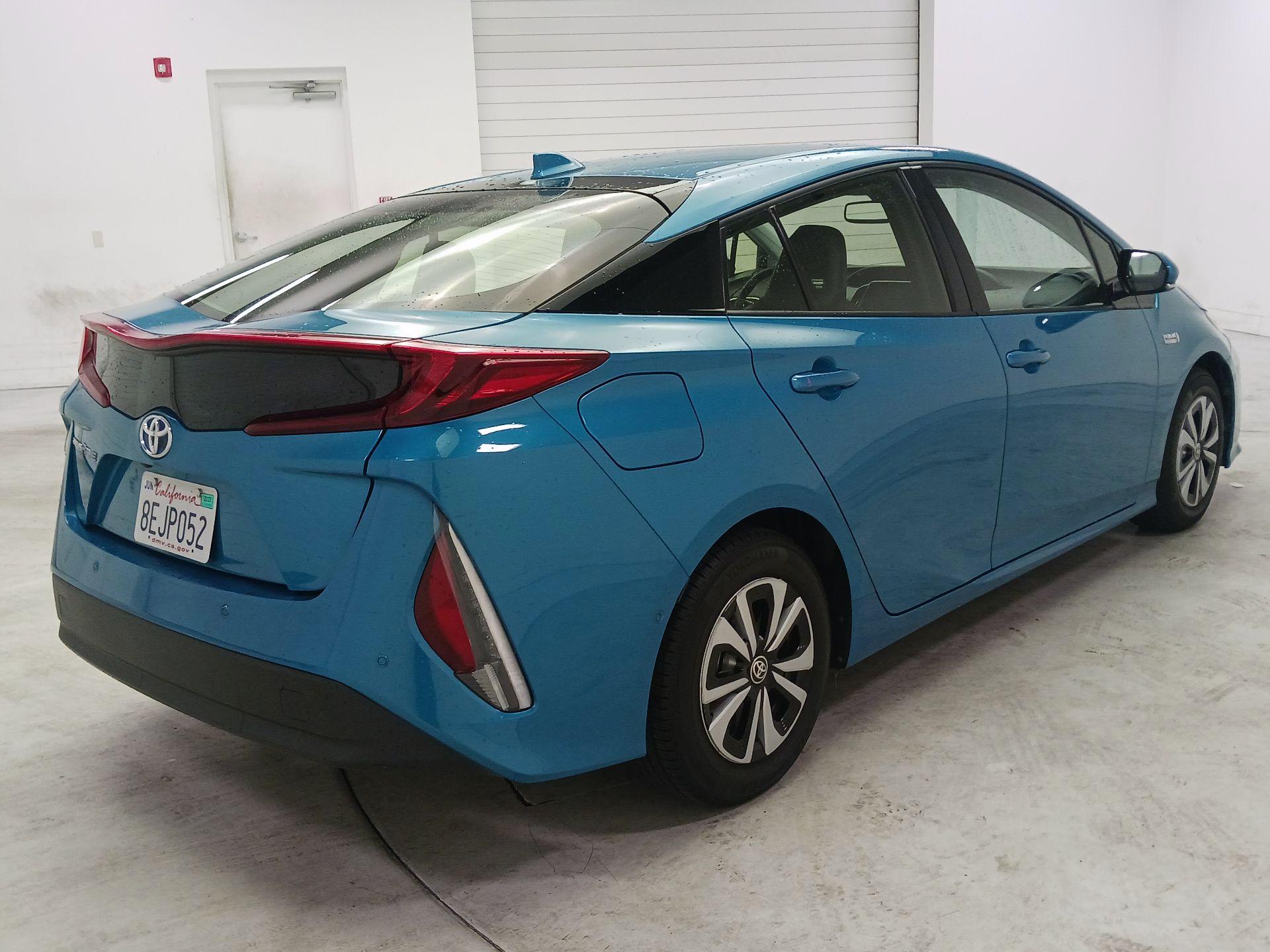 Thumbnail: 2017 Toyota Prius Prime - 5