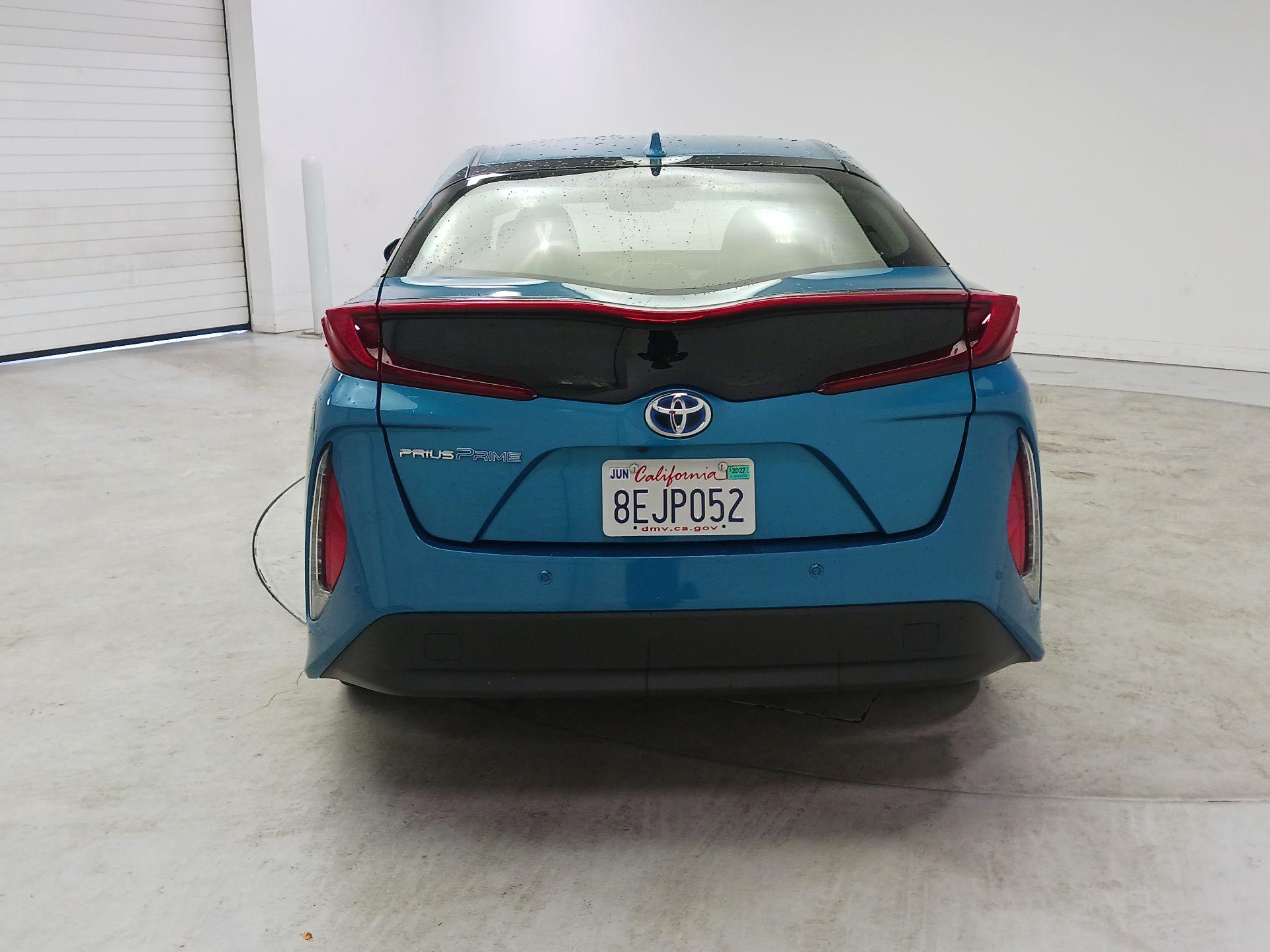 Thumbnail: 2017 Toyota Prius Prime - 6