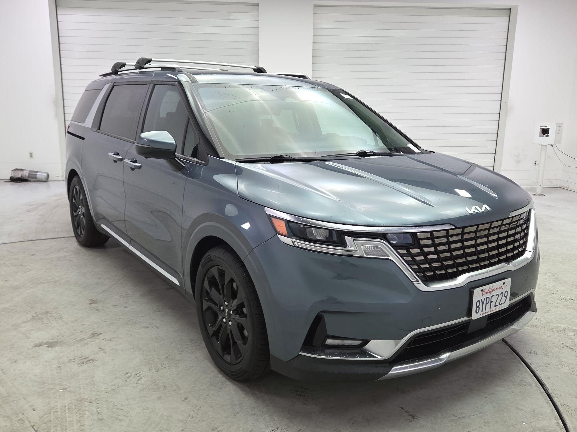 Thumbnail: 2022 Kia Carnival - 1