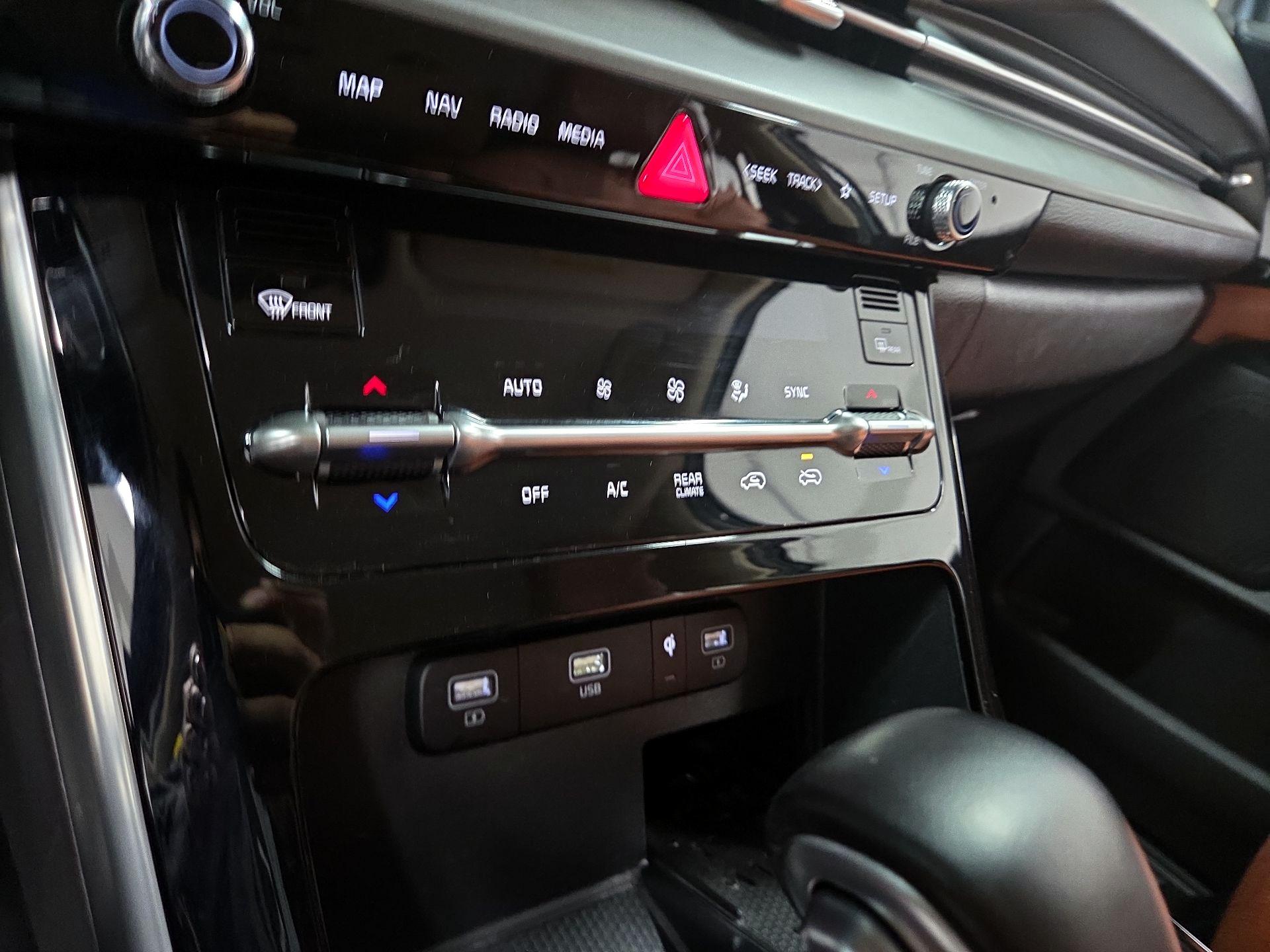 Thumbnail: 2022 Kia Carnival - 12