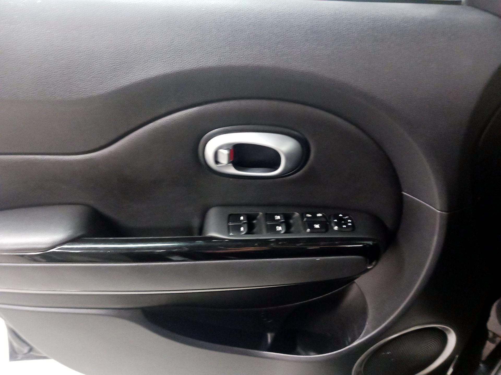 Thumbnail: 2015 Kia Soul - 12