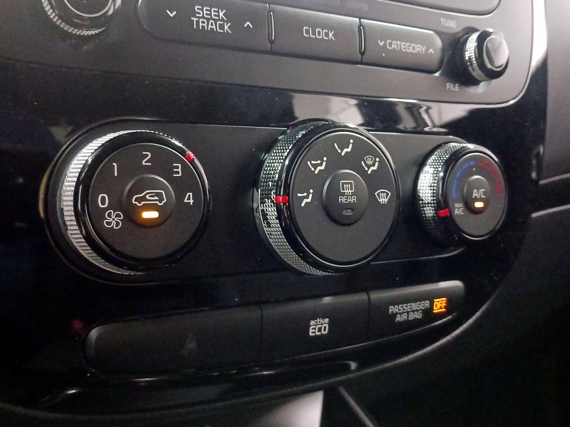 Thumbnail: 2015 Kia Soul - 16