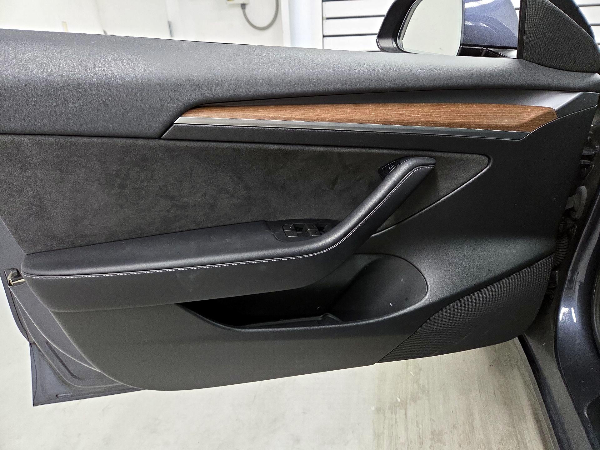 Thumbnail: 2023 Tesla Model 3 - 10
