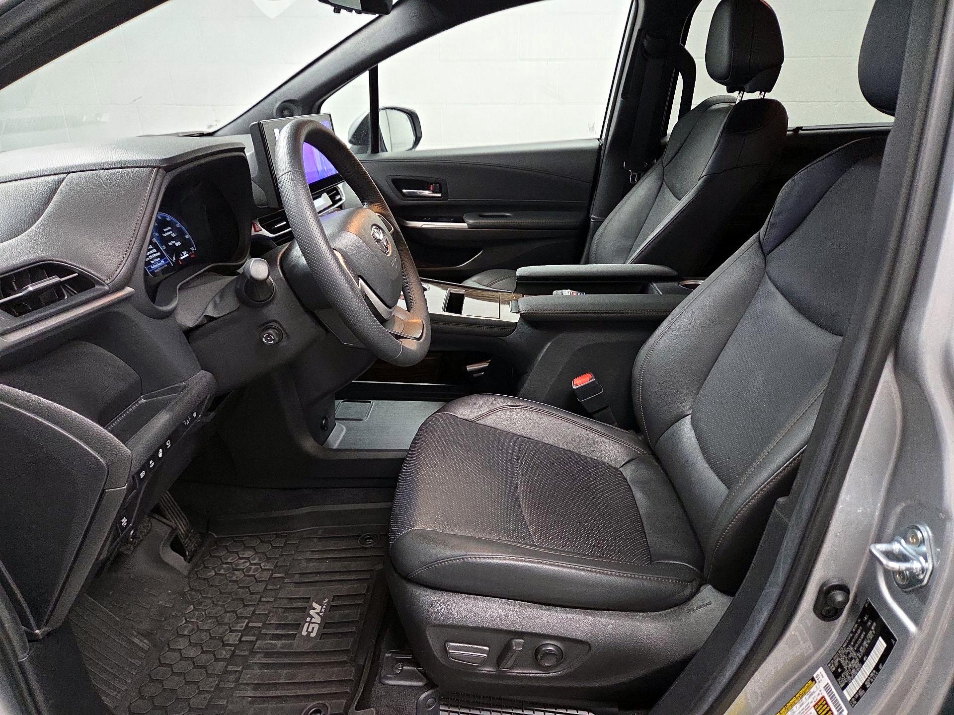 Thumbnail: 2025 Toyota Sienna - 9