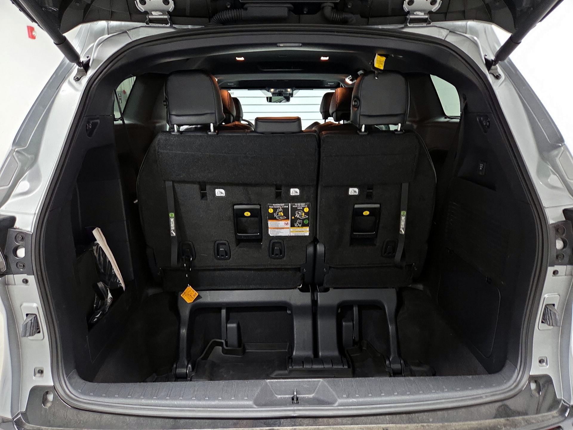 Thumbnail: 2025 Toyota Sienna - 14