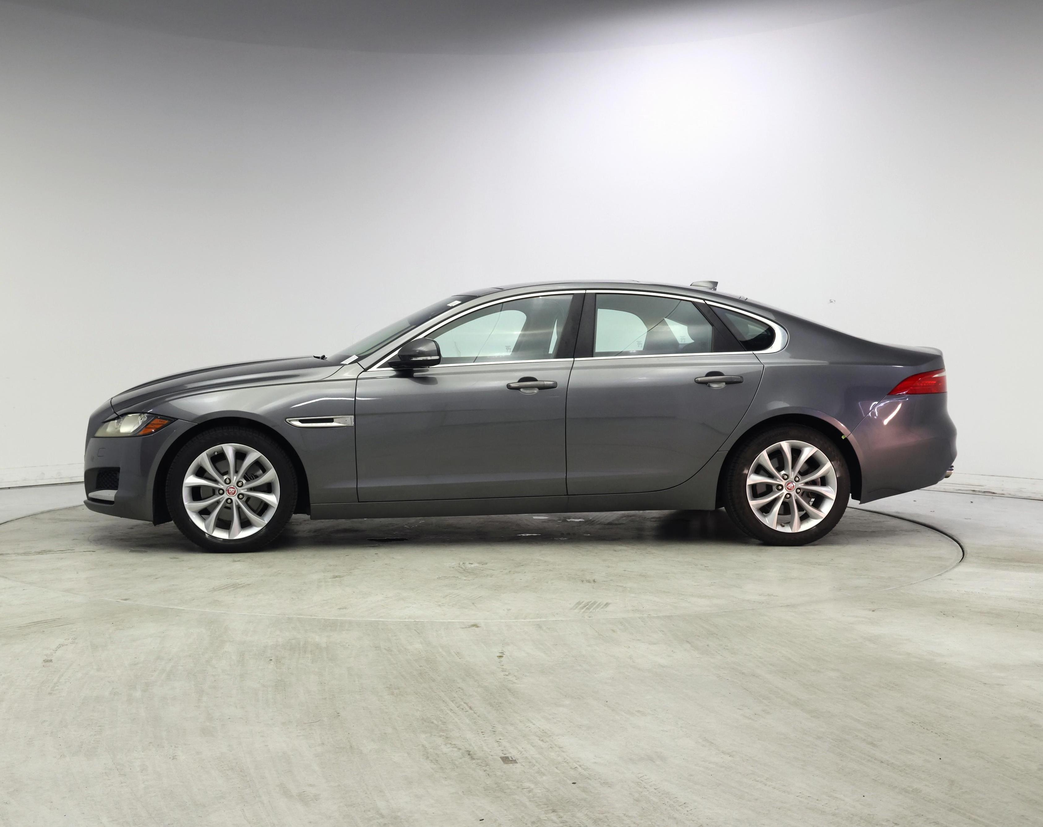 Thumbnail: 2017 Jaguar XF - 3