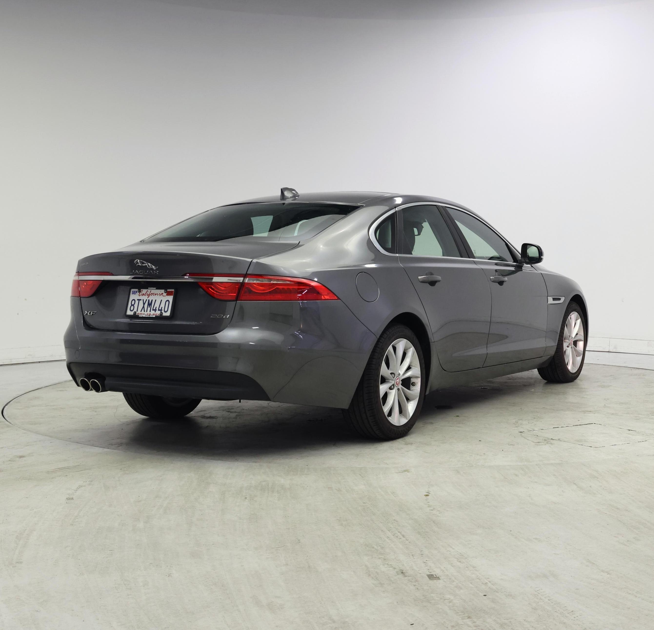 Thumbnail: 2017 Jaguar XF - 8