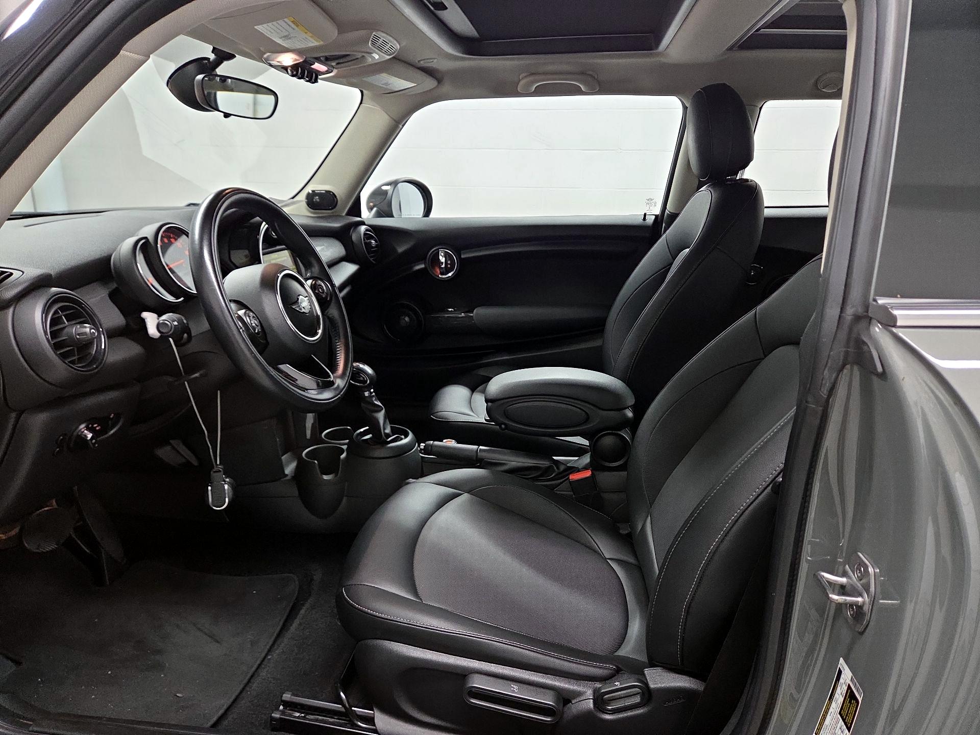 Thumbnail: 2018 MINI Cooper Hardtop - 11