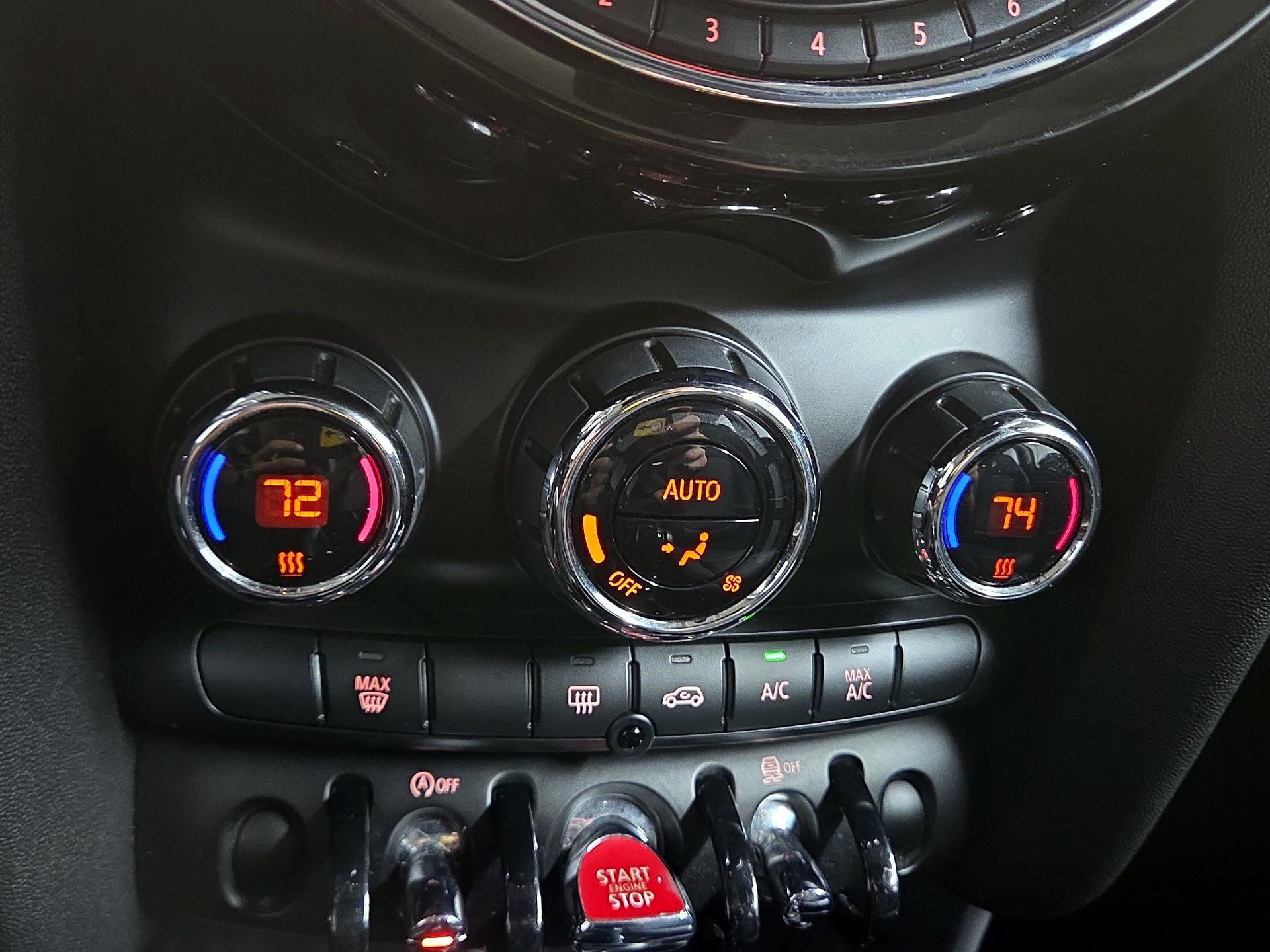 Thumbnail: 2018 MINI Cooper Hardtop - 15