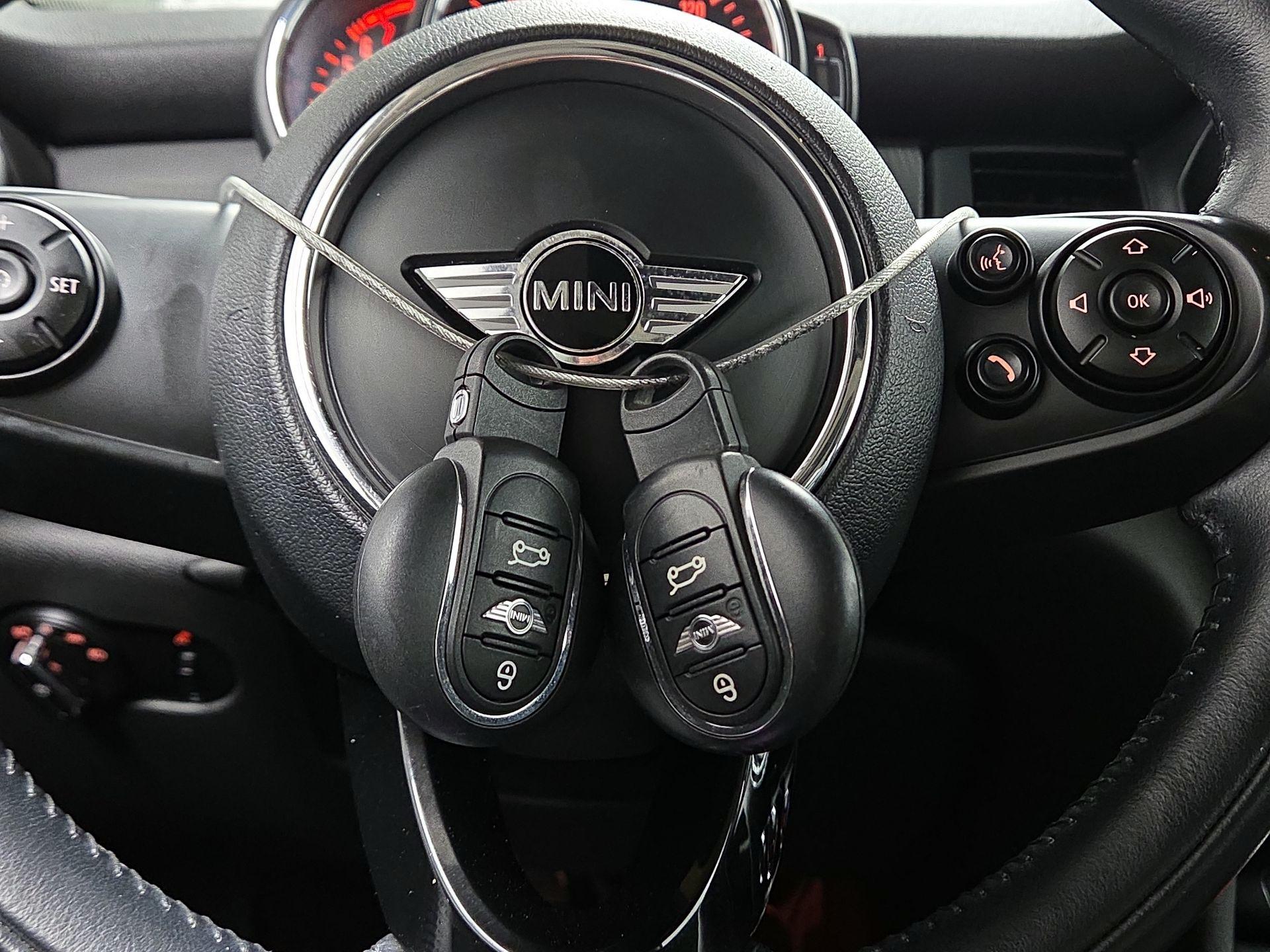 Thumbnail: 2018 MINI Cooper Hardtop - 19