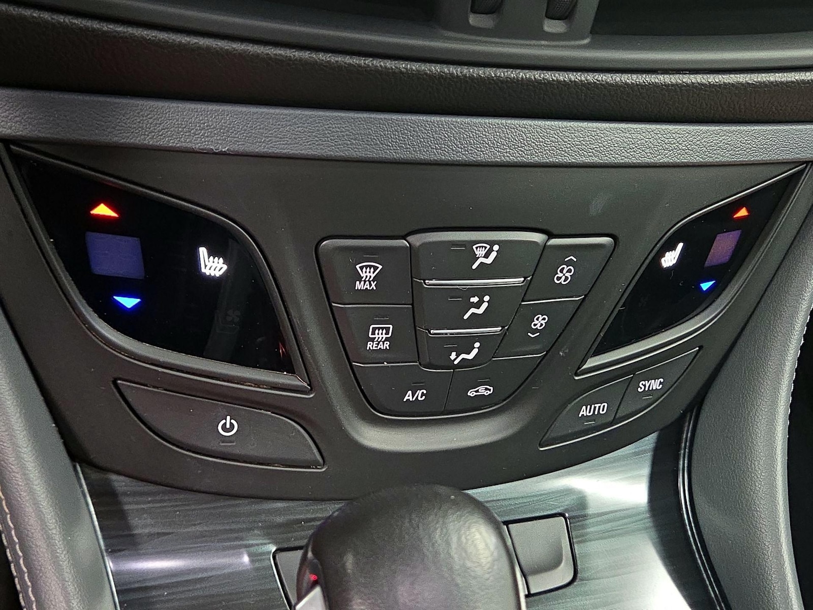 2020 Buick Envision Premium I - Photo 18