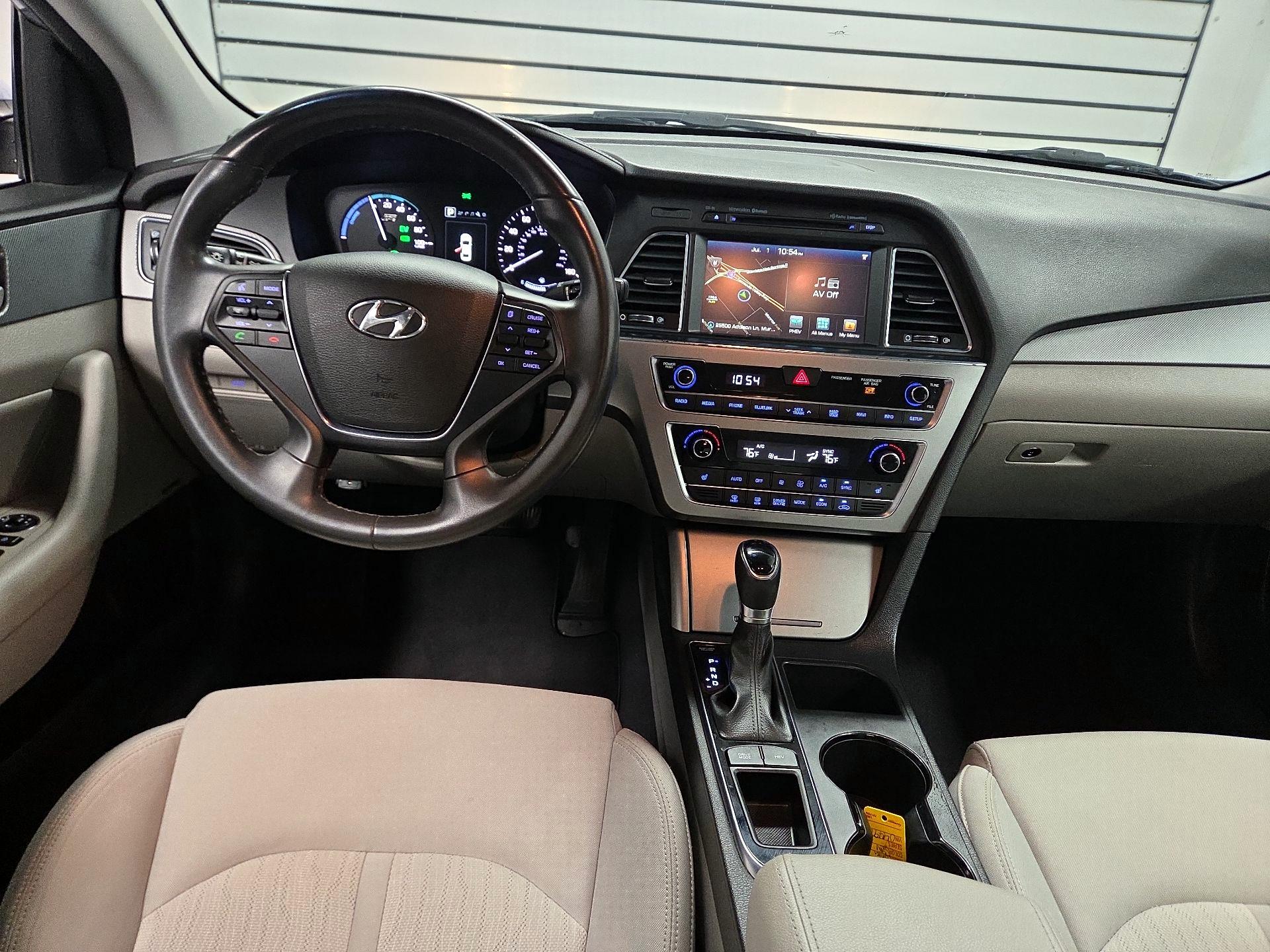 Thumbnail: 2017 Hyundai Sonata - 9