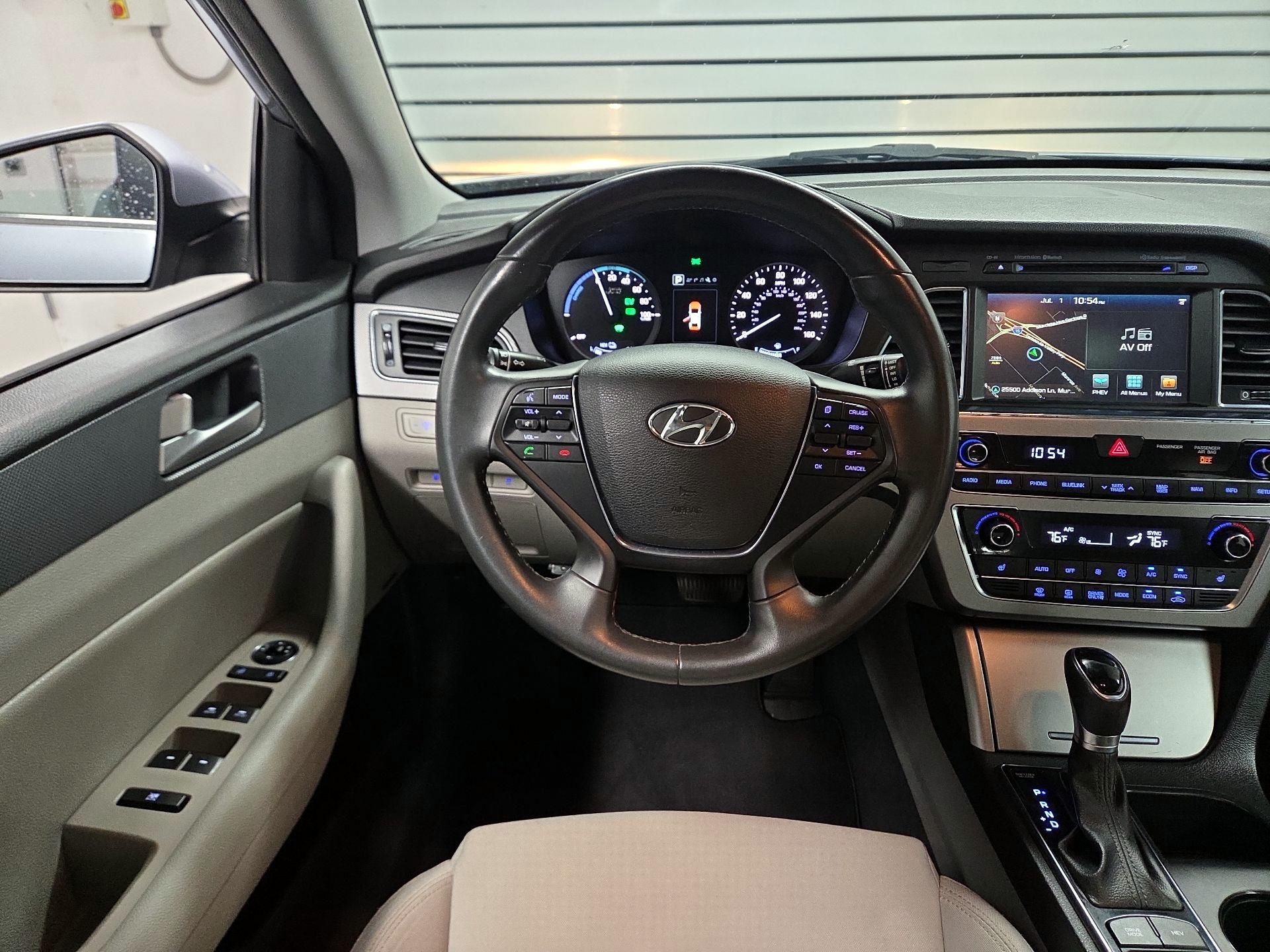 Thumbnail: 2017 Hyundai Sonata - 10