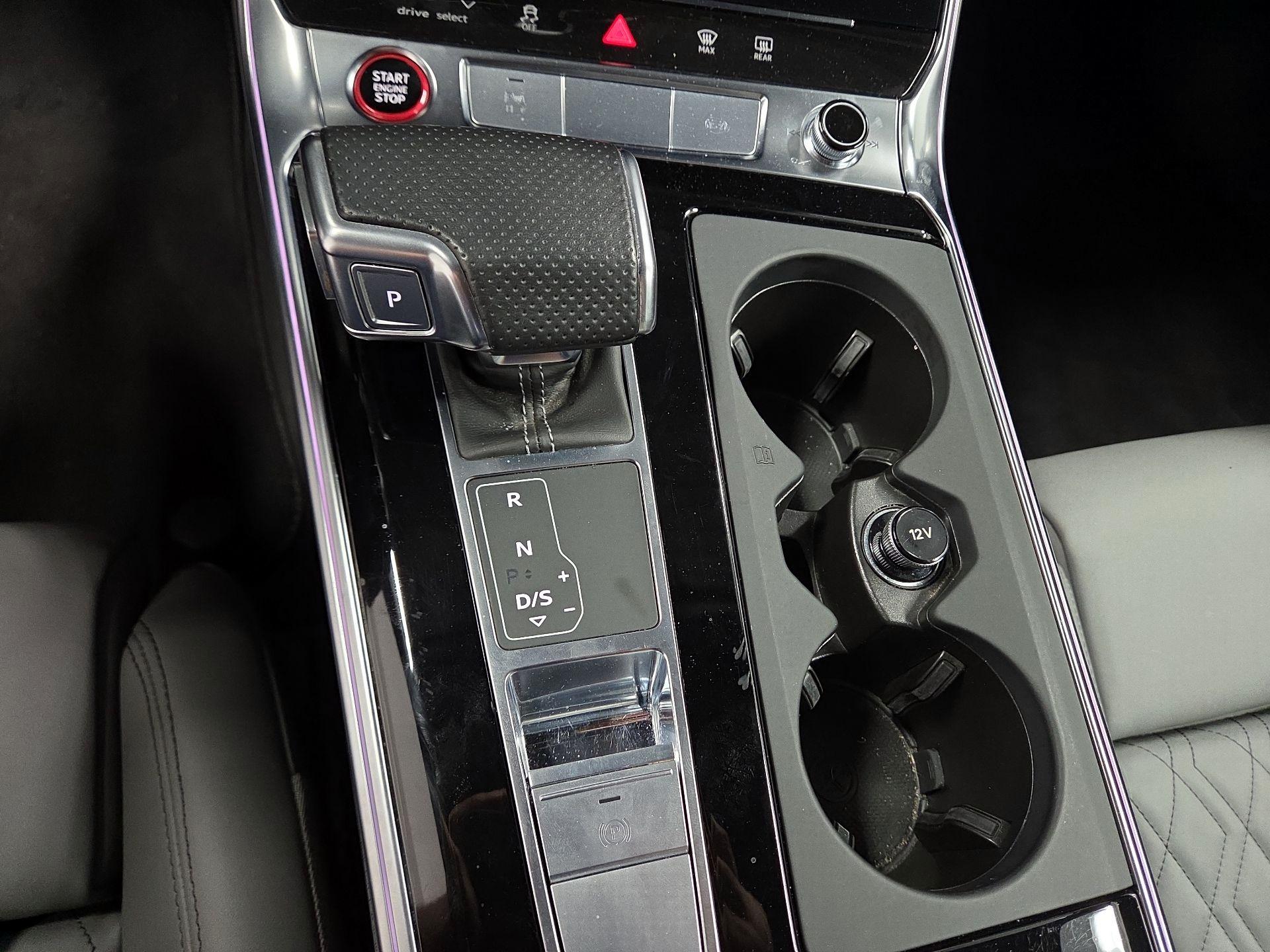 Thumbnail: 2021 Audi S6 - 18