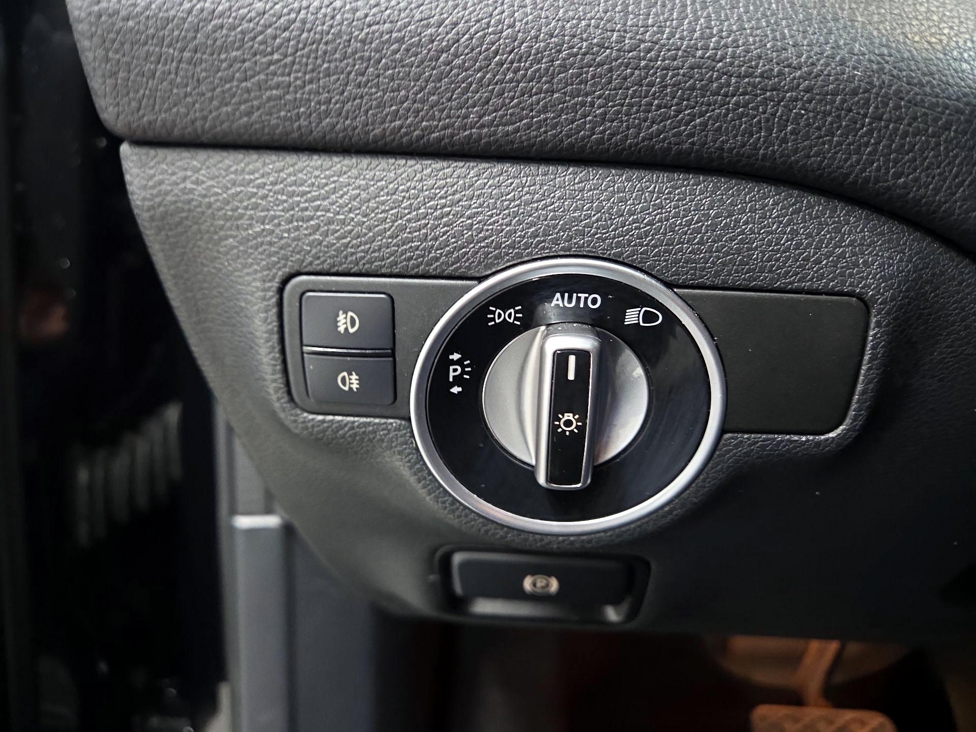 Thumbnail: 2016 Mercedes-Benz GLA - 13