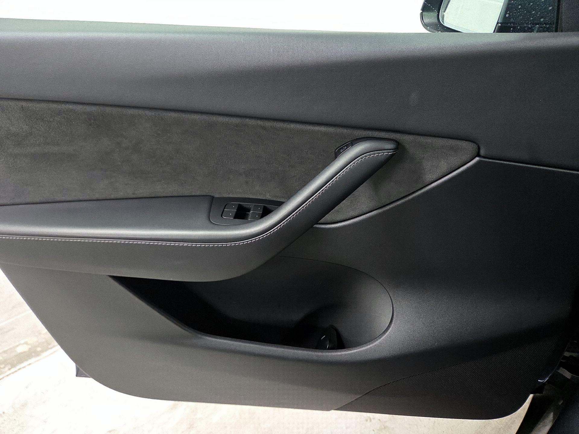 Thumbnail: 2021 Tesla Model Y - 12