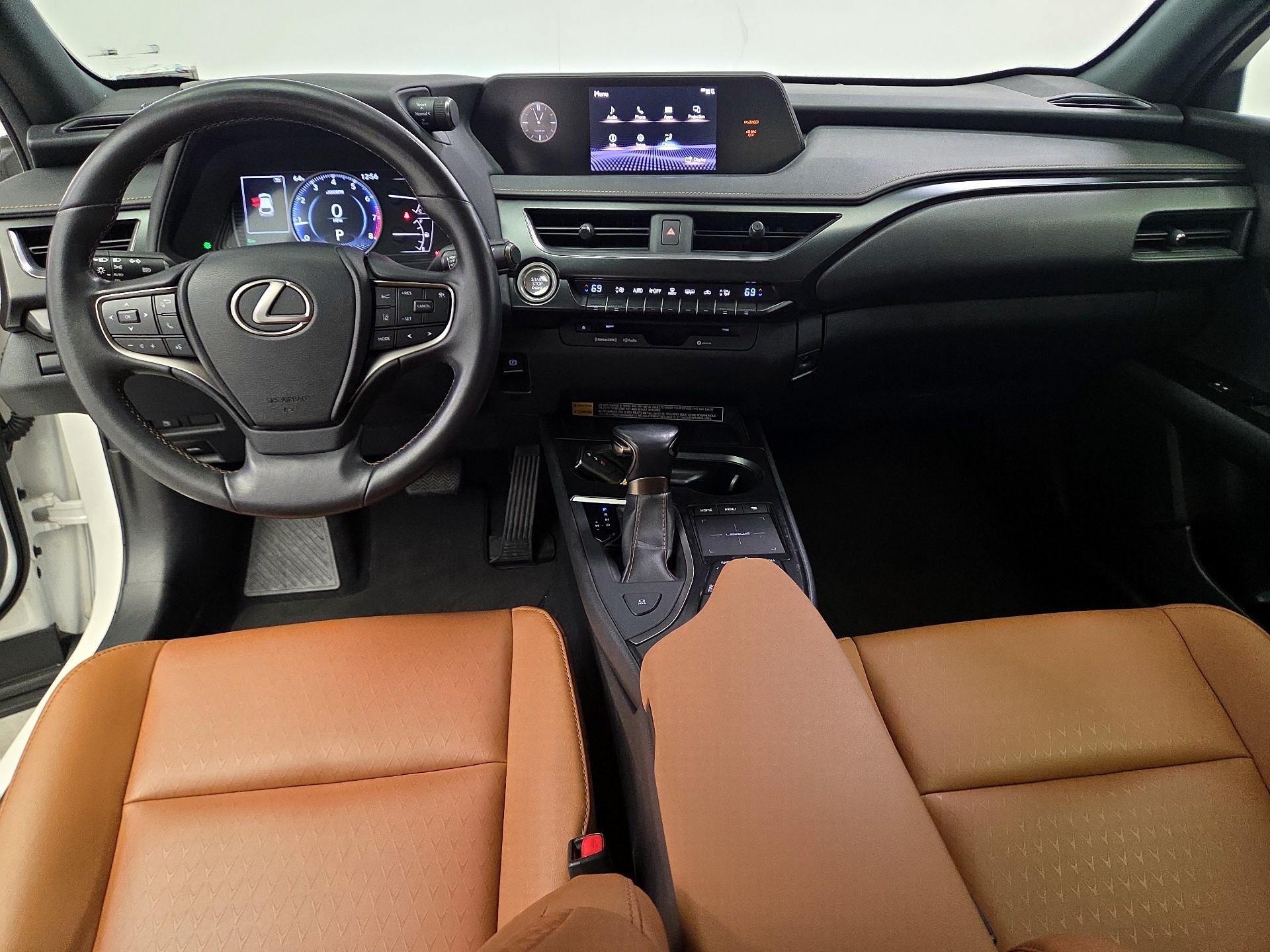 Thumbnail: 2021 Lexus UX - 9