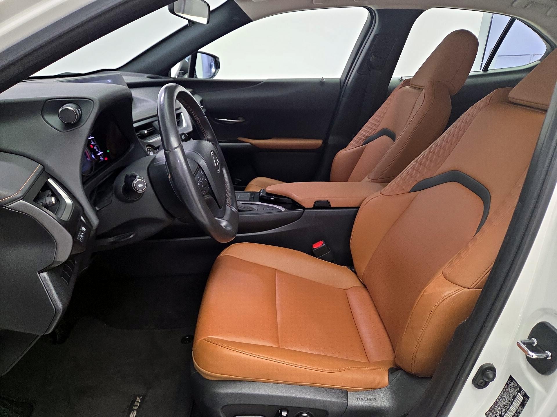 Thumbnail: 2021 Lexus UX - 11