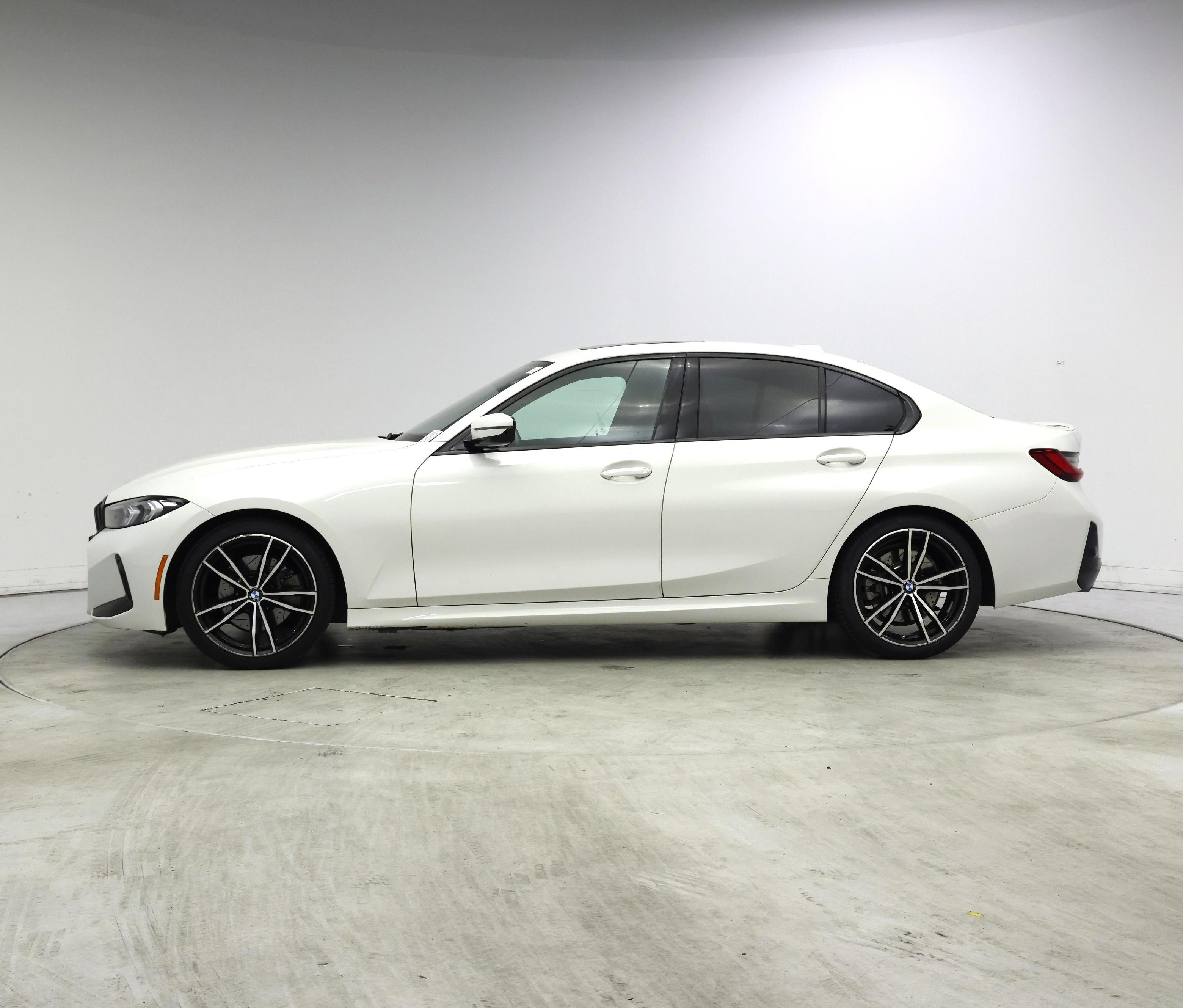 Thumbnail: 2024 BMW 3 Series - 3