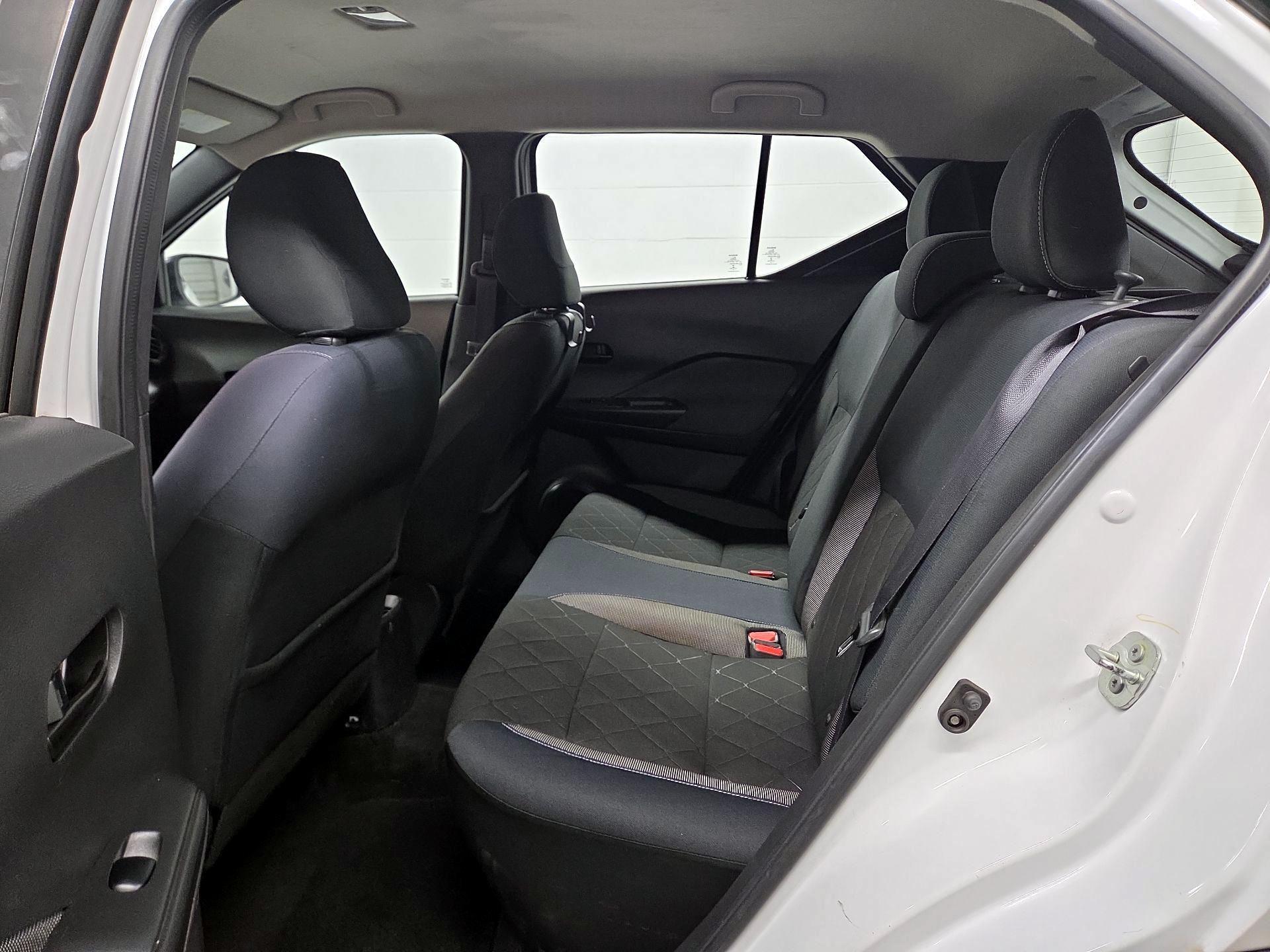 Thumbnail: 2019 Nissan Kicks - 19
