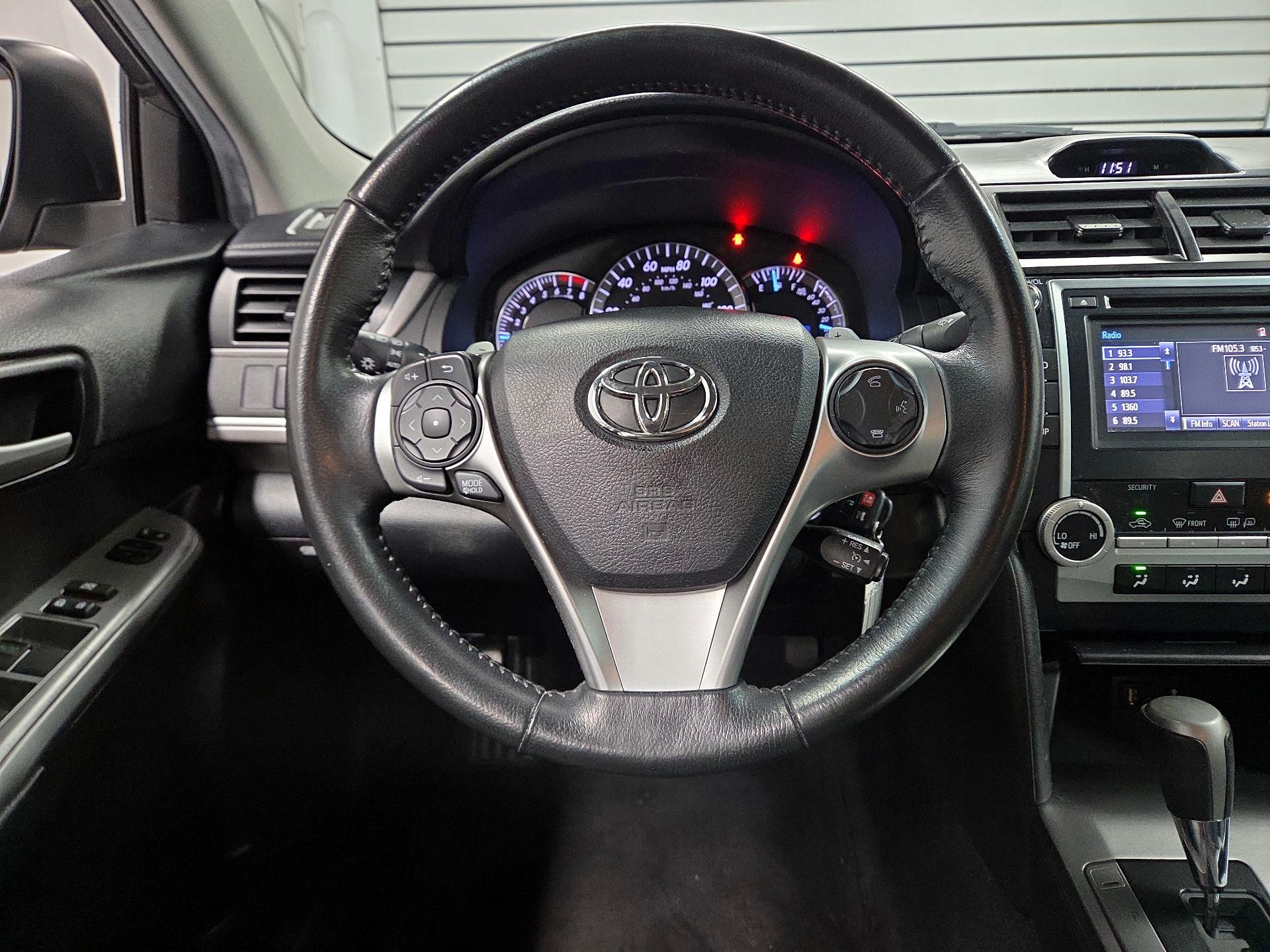 Thumbnail: 2014 Toyota Camry - 10