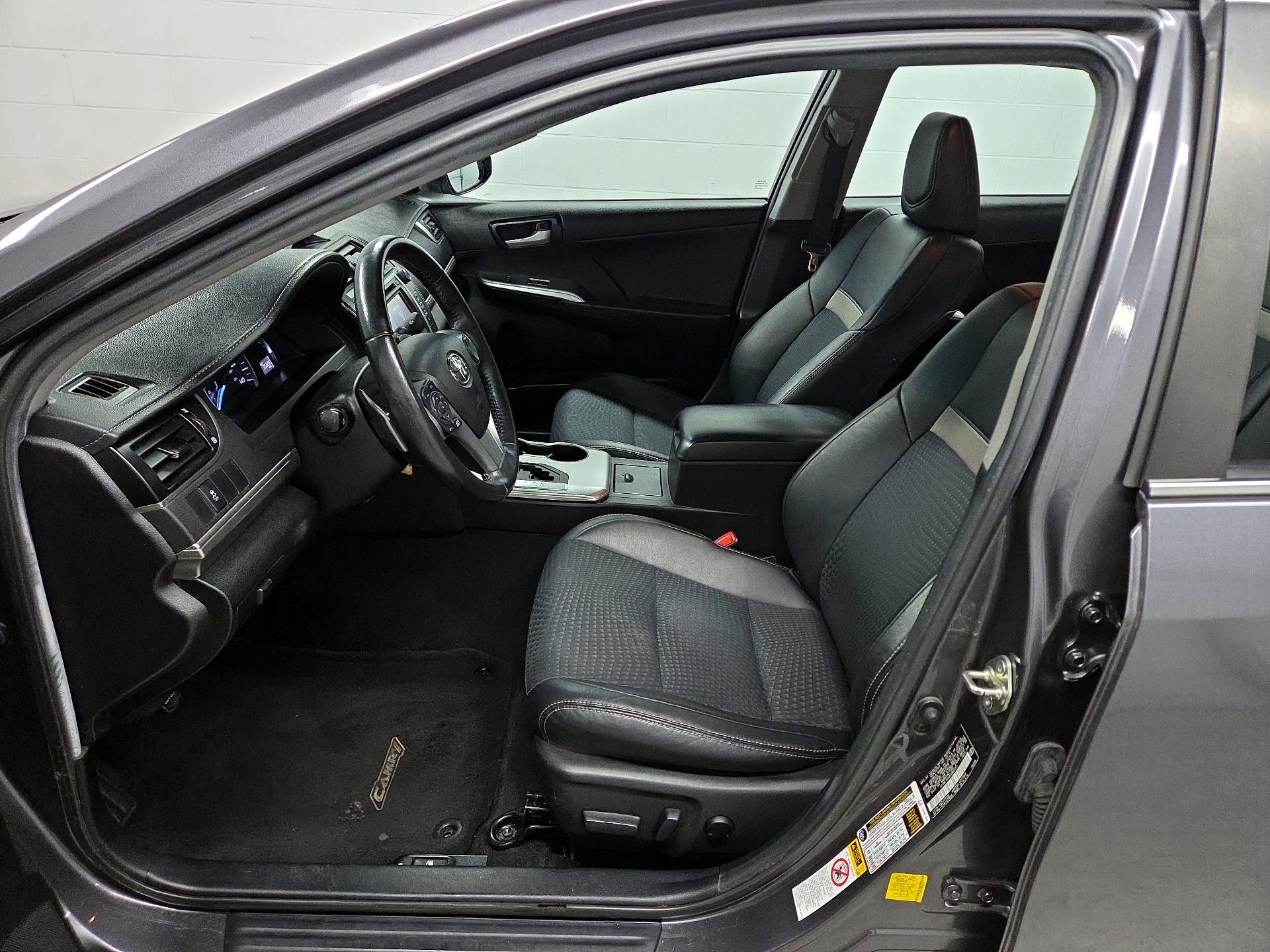 Thumbnail: 2014 Toyota Camry - 11