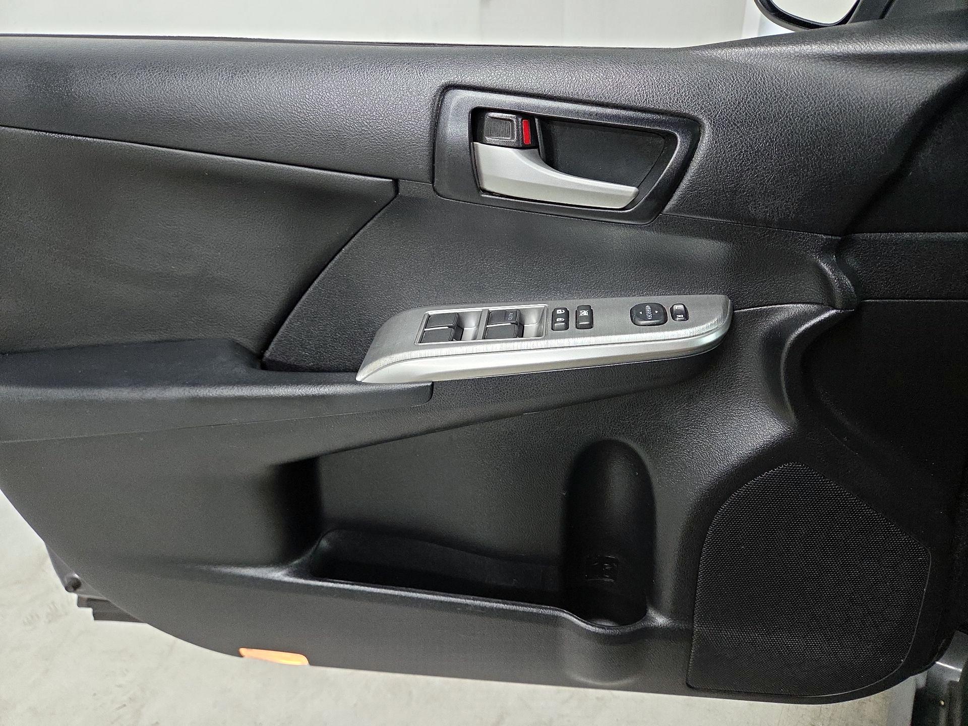 Thumbnail: 2014 Toyota Camry - 12