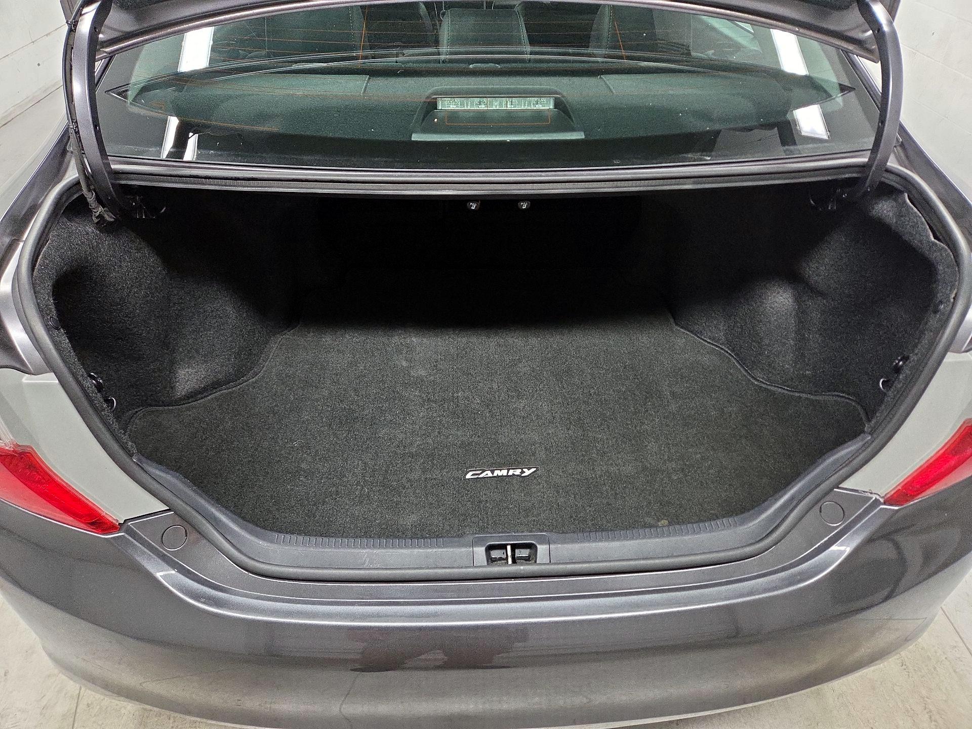 Thumbnail: 2014 Toyota Camry - 20