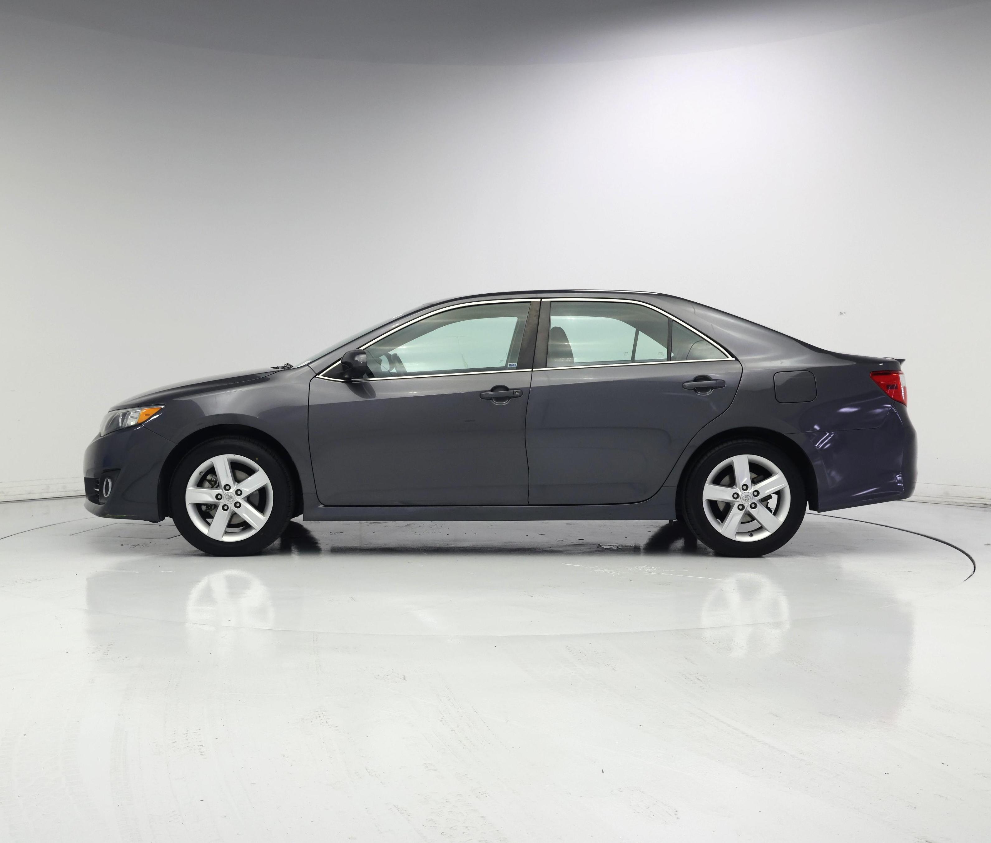 Thumbnail: 2014 Toyota Camry - 3