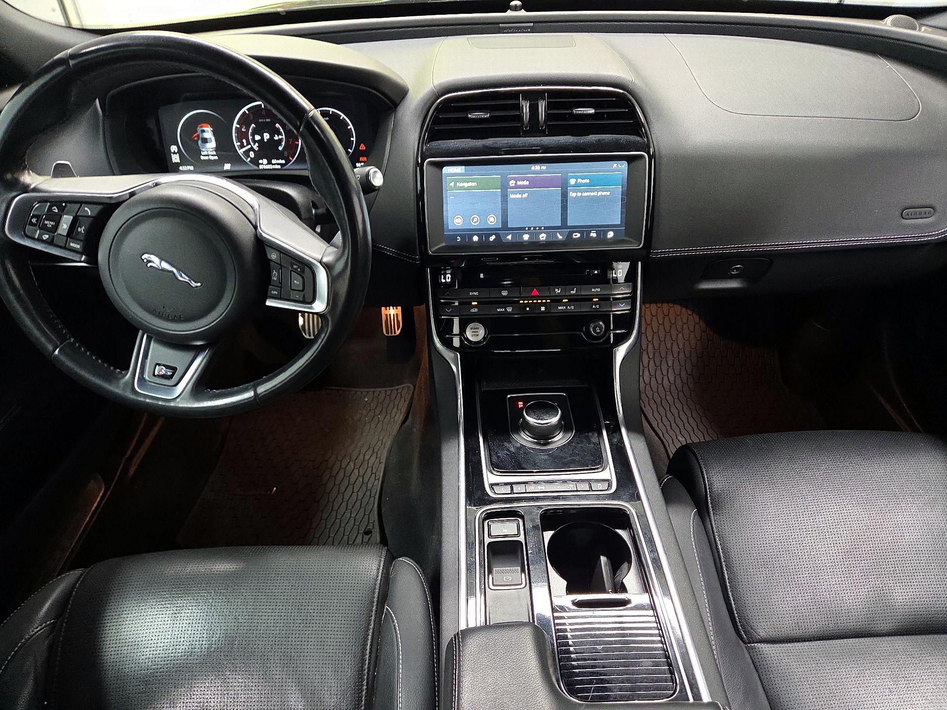 Thumbnail: 2018 Jaguar XE - 9
