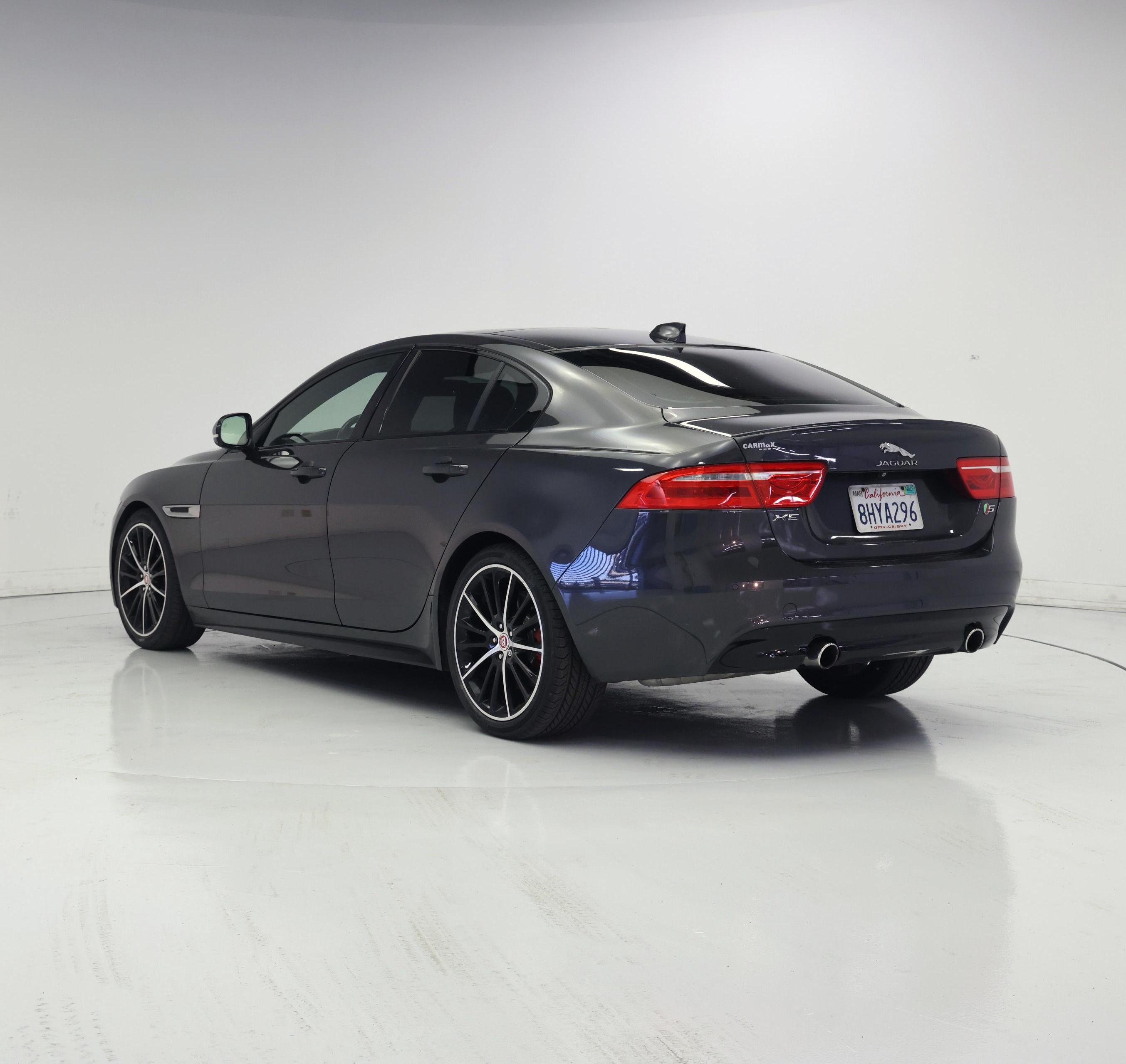 Thumbnail: 2018 Jaguar XE - 2