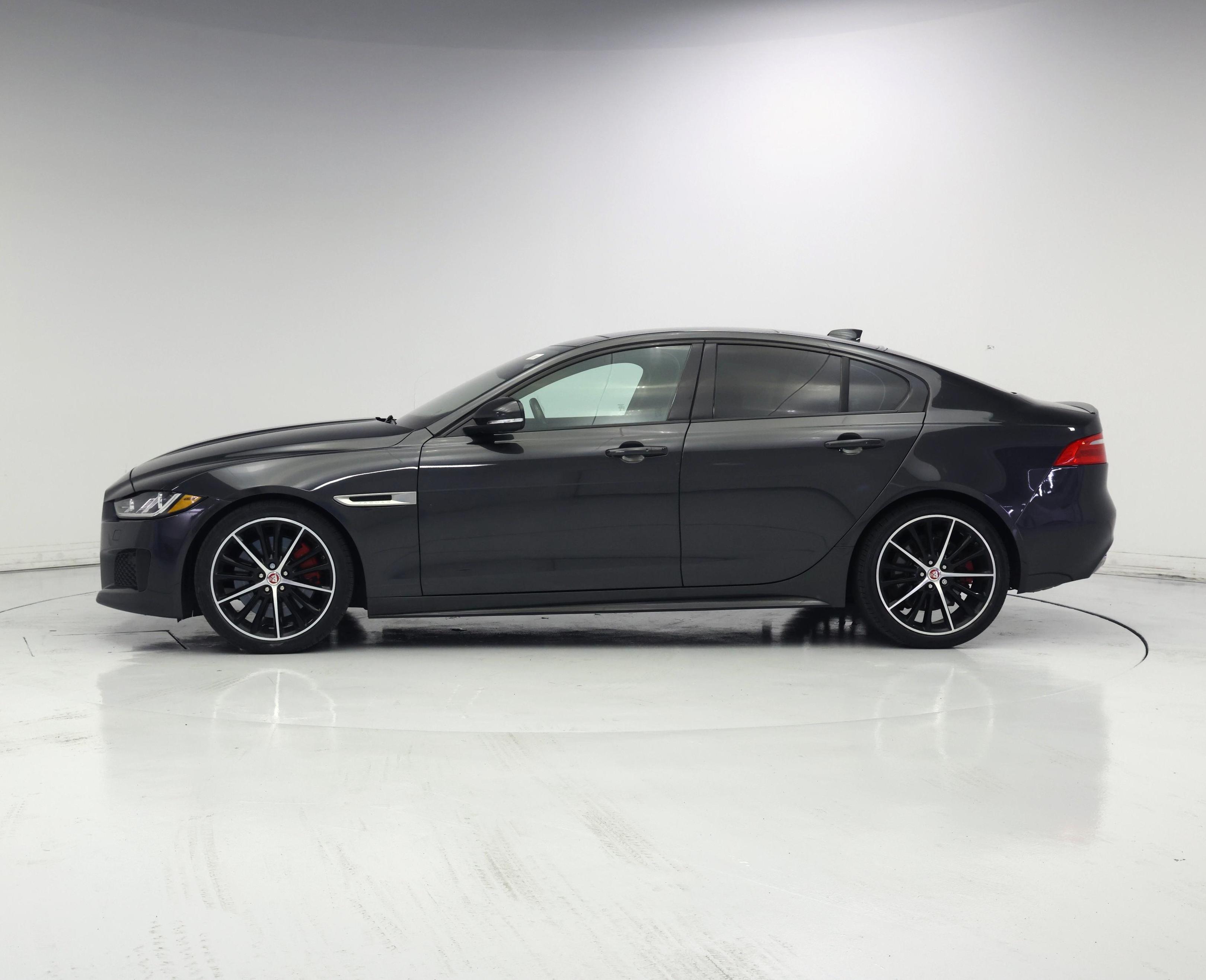 Thumbnail: 2018 Jaguar XE - 3