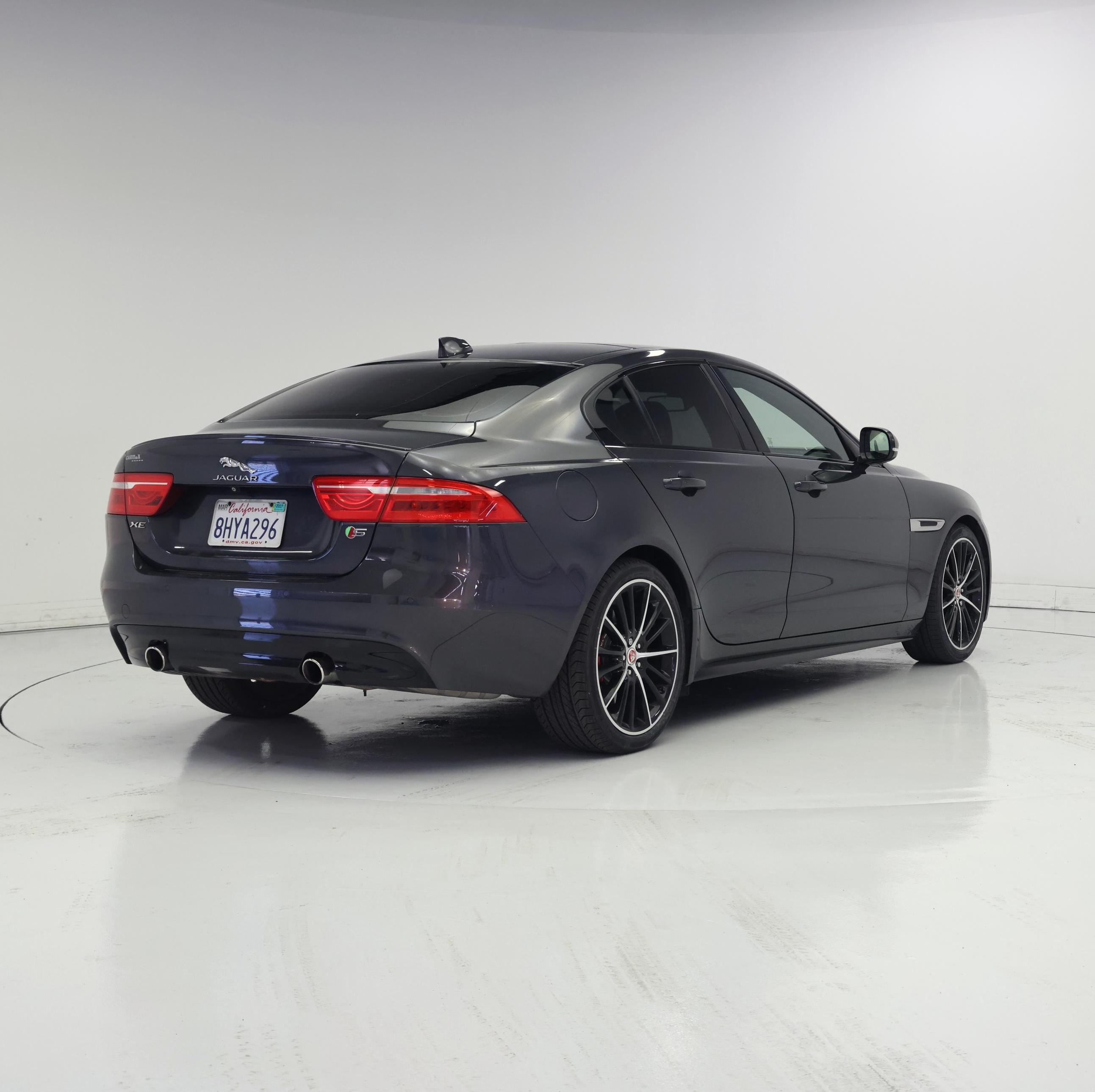 Thumbnail: 2018 Jaguar XE - 8