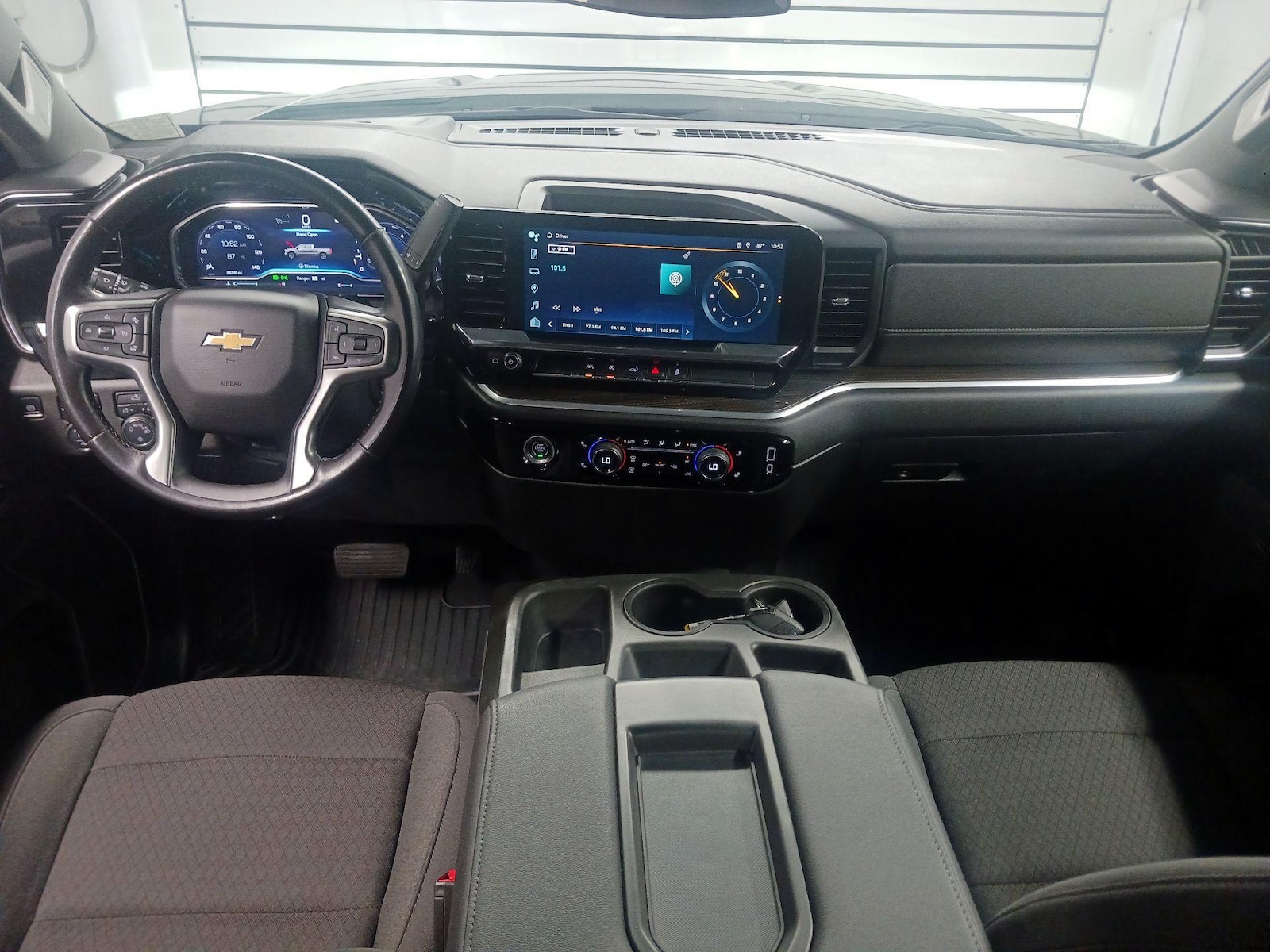 2022 Chevrolet Silverado 1500 LT - Photo 10