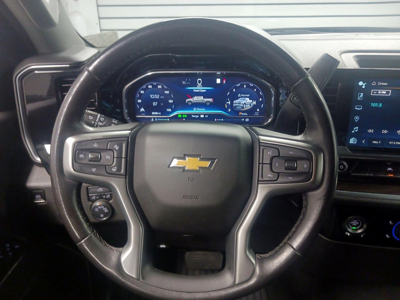 2022 Chevrolet Silverado 1500 LT - Photo 11